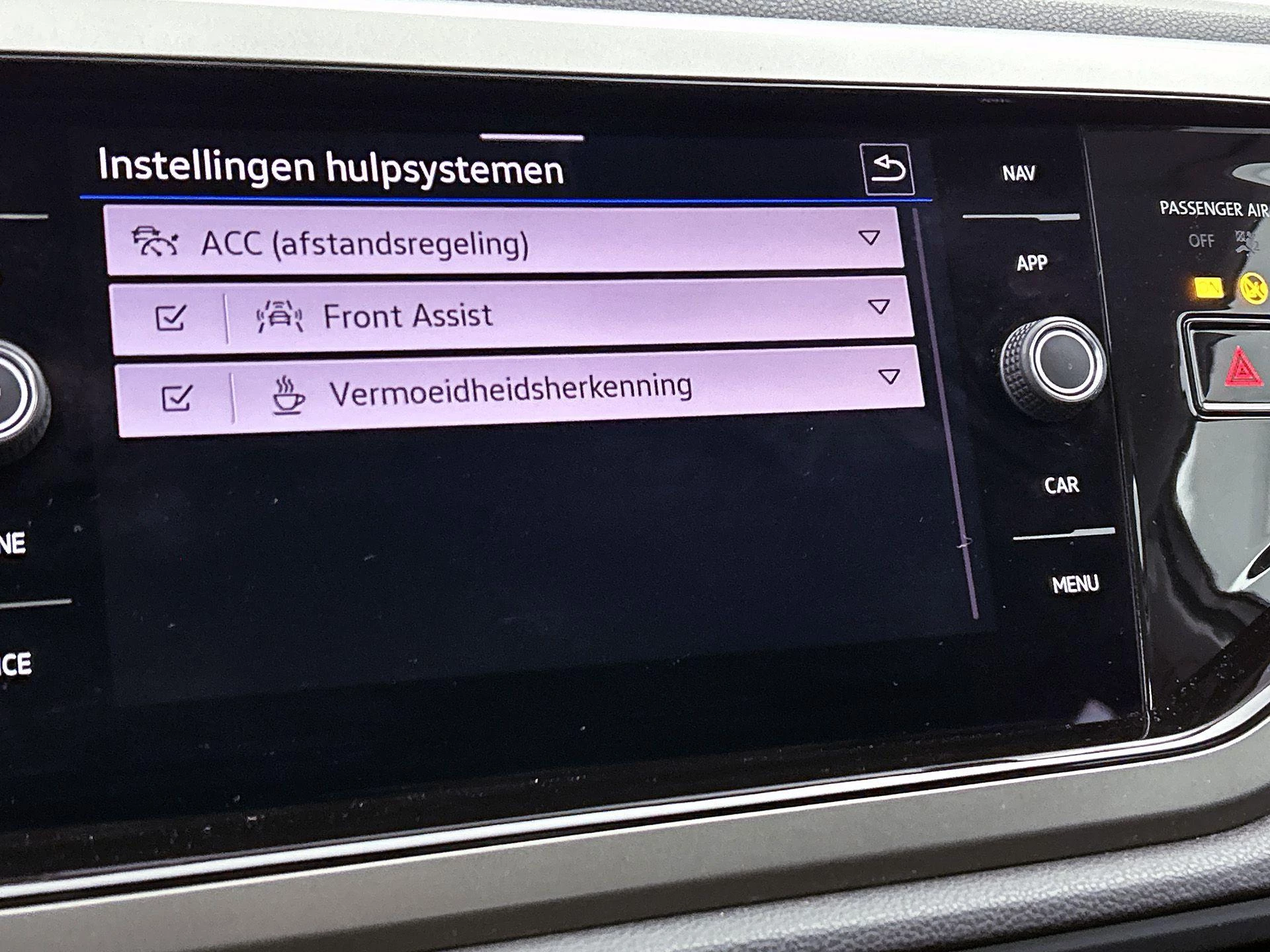 Volkswagen-Polo-image-8