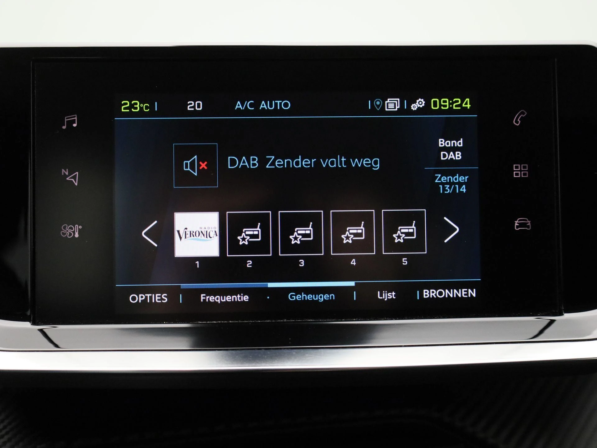 Peugeot e-2008 EV Active Pack 50 kWh