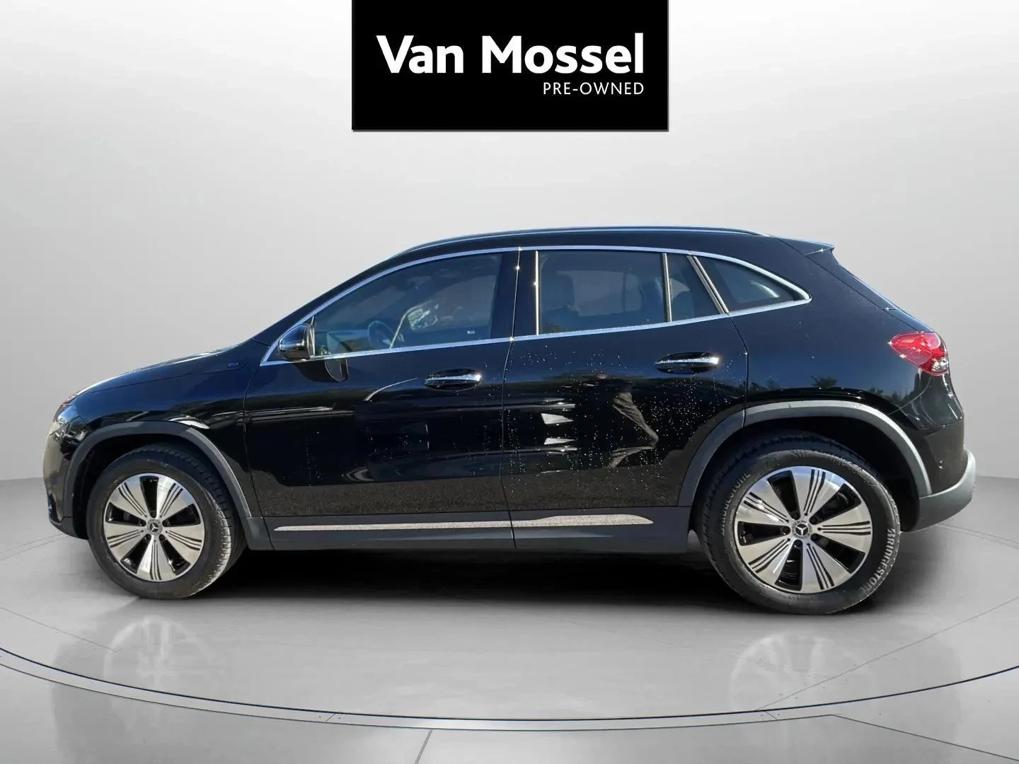 Mercedes-Benz-EQA-image-7