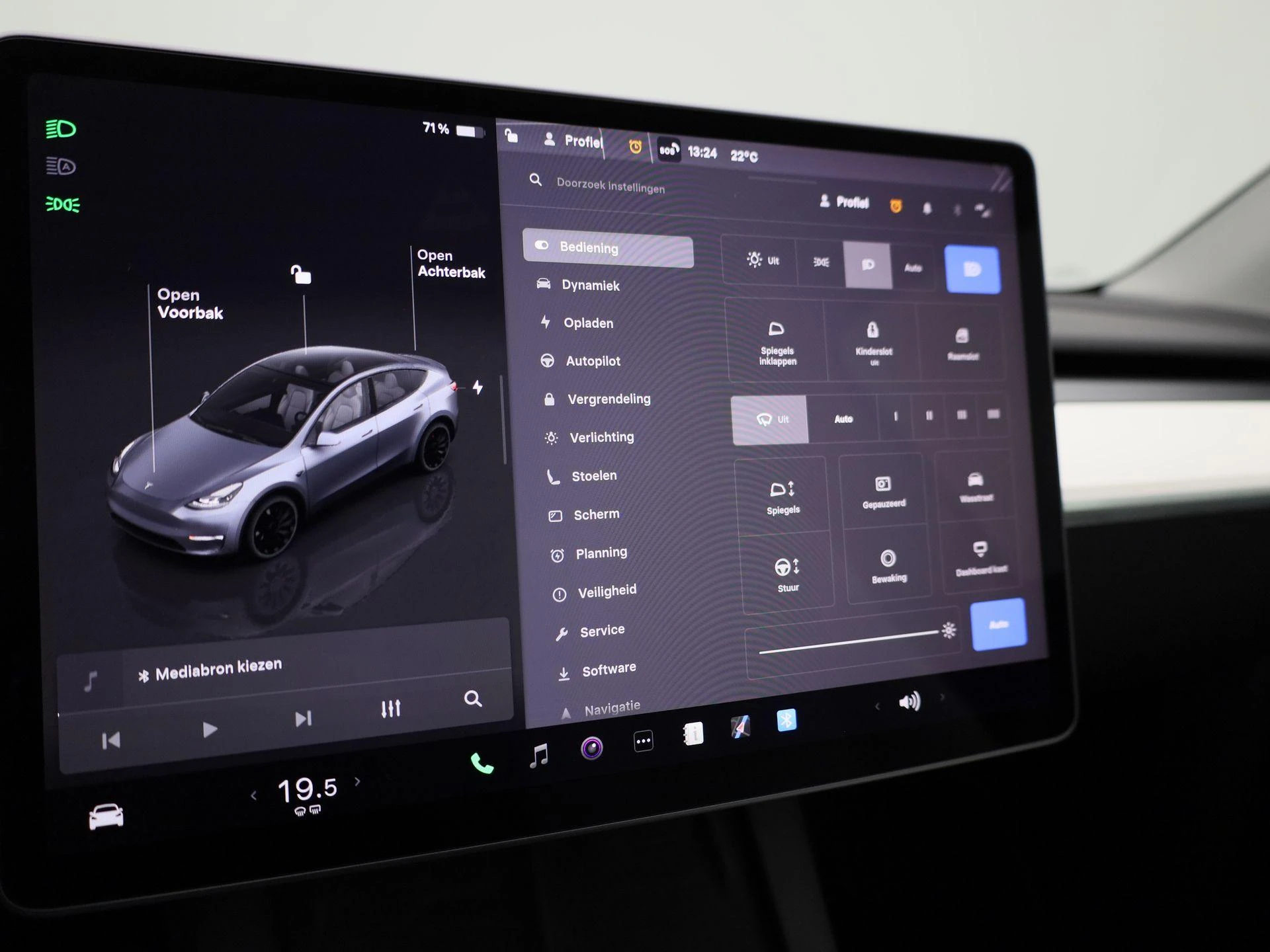 Tesla-Model Y-image-16