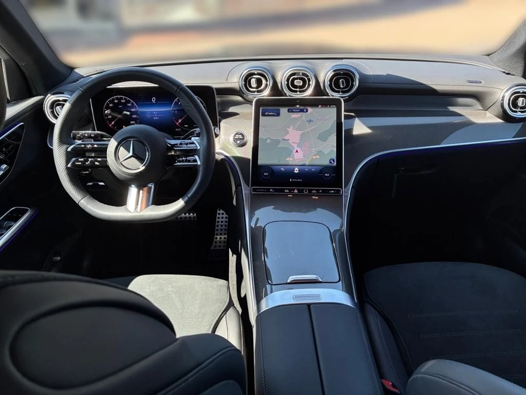 Mercedes-Benz-GLC 300 d-image-11