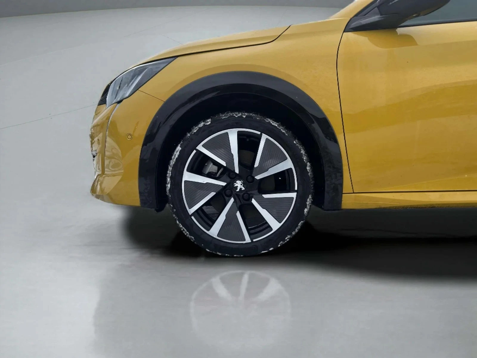 Peugeot-e-208-image-8