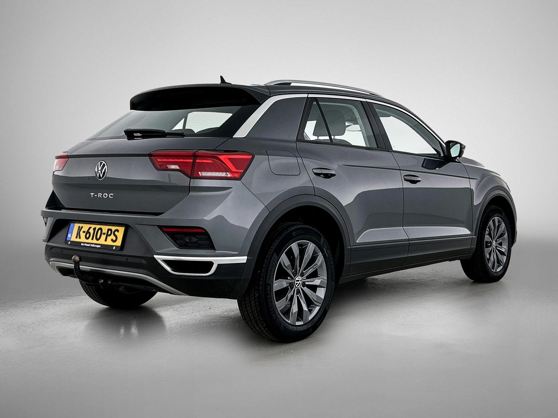 Volkswagen-T-Roc-image-3