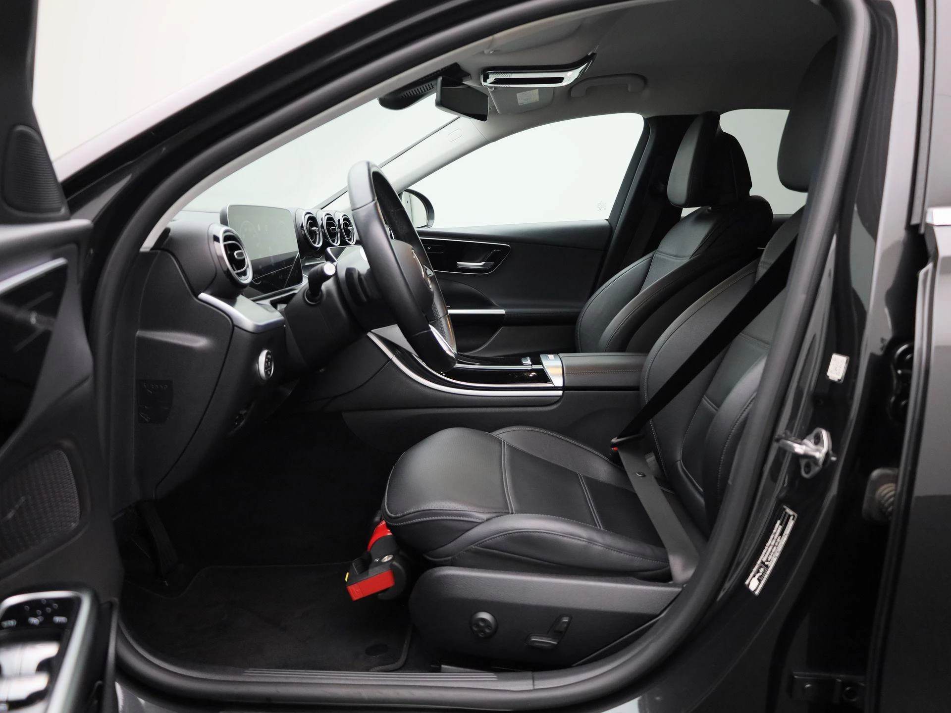 Mercedes-Benz-C-Klasse-image-8