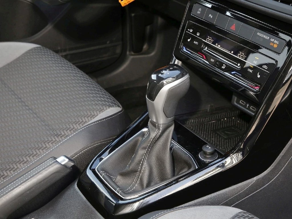 Volkswagen-T-Cross-image-10