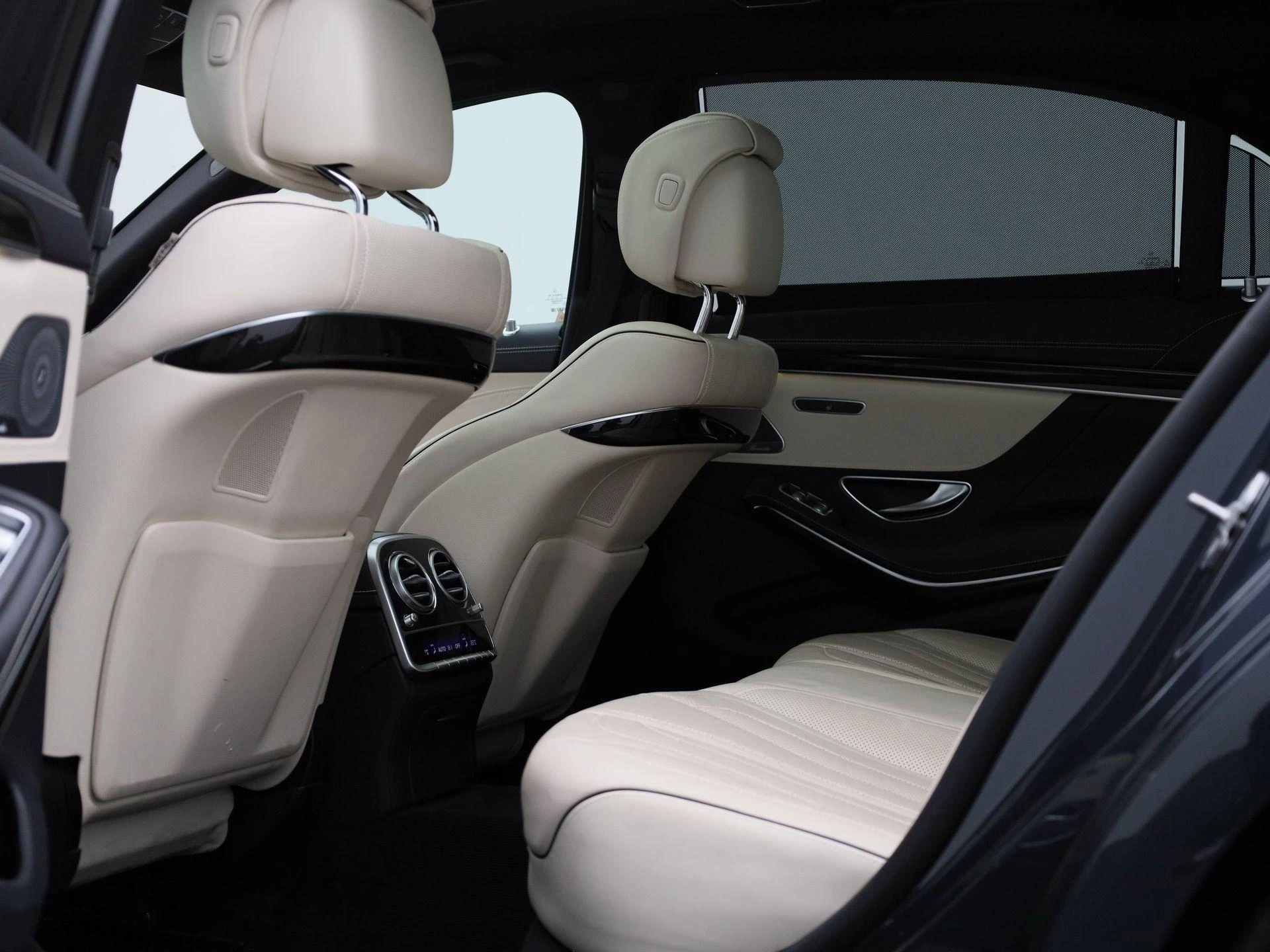 Mercedes-Benz-S-Klasse-image-66