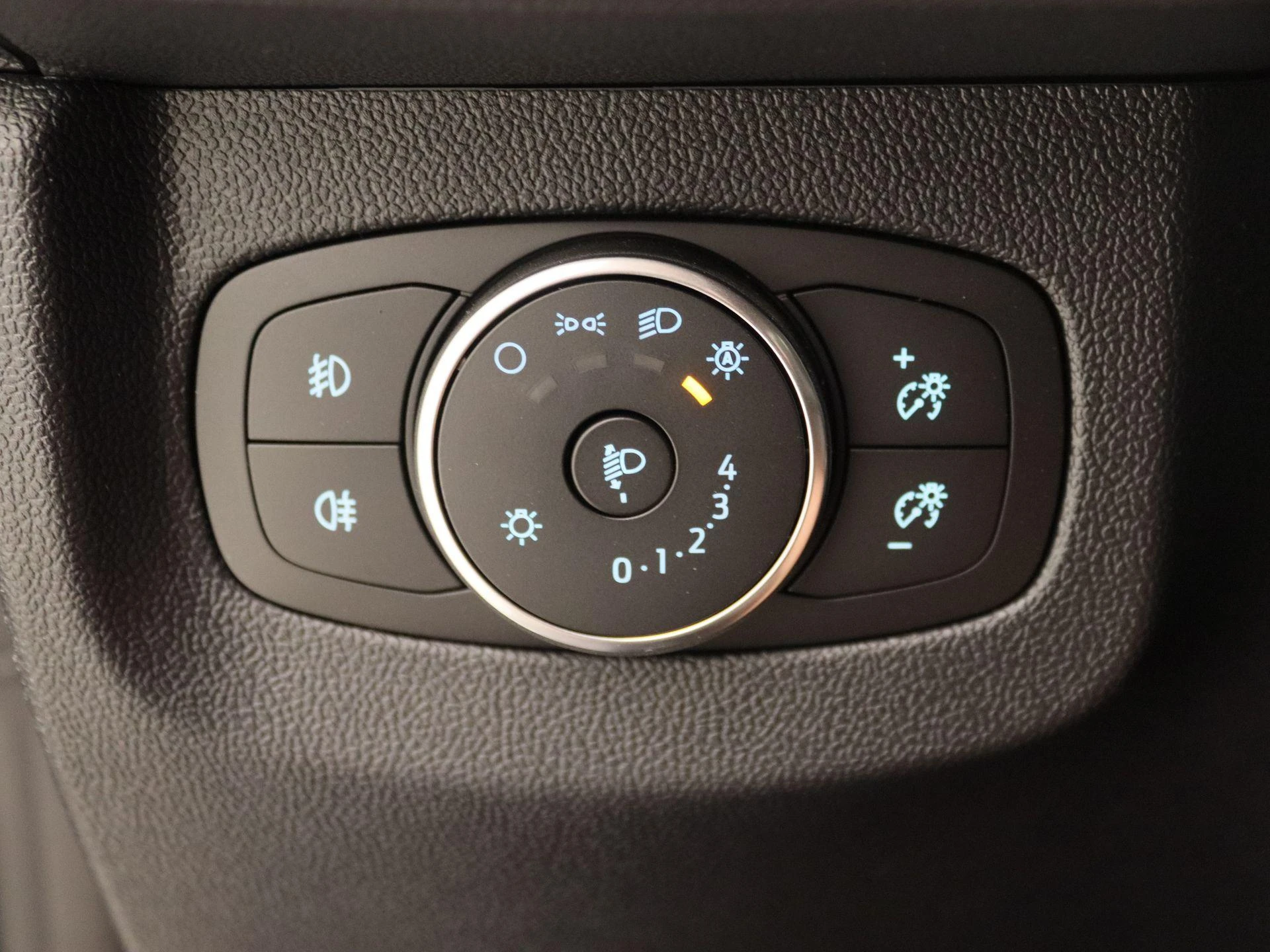 Ford-E-Transit Courier-image-18