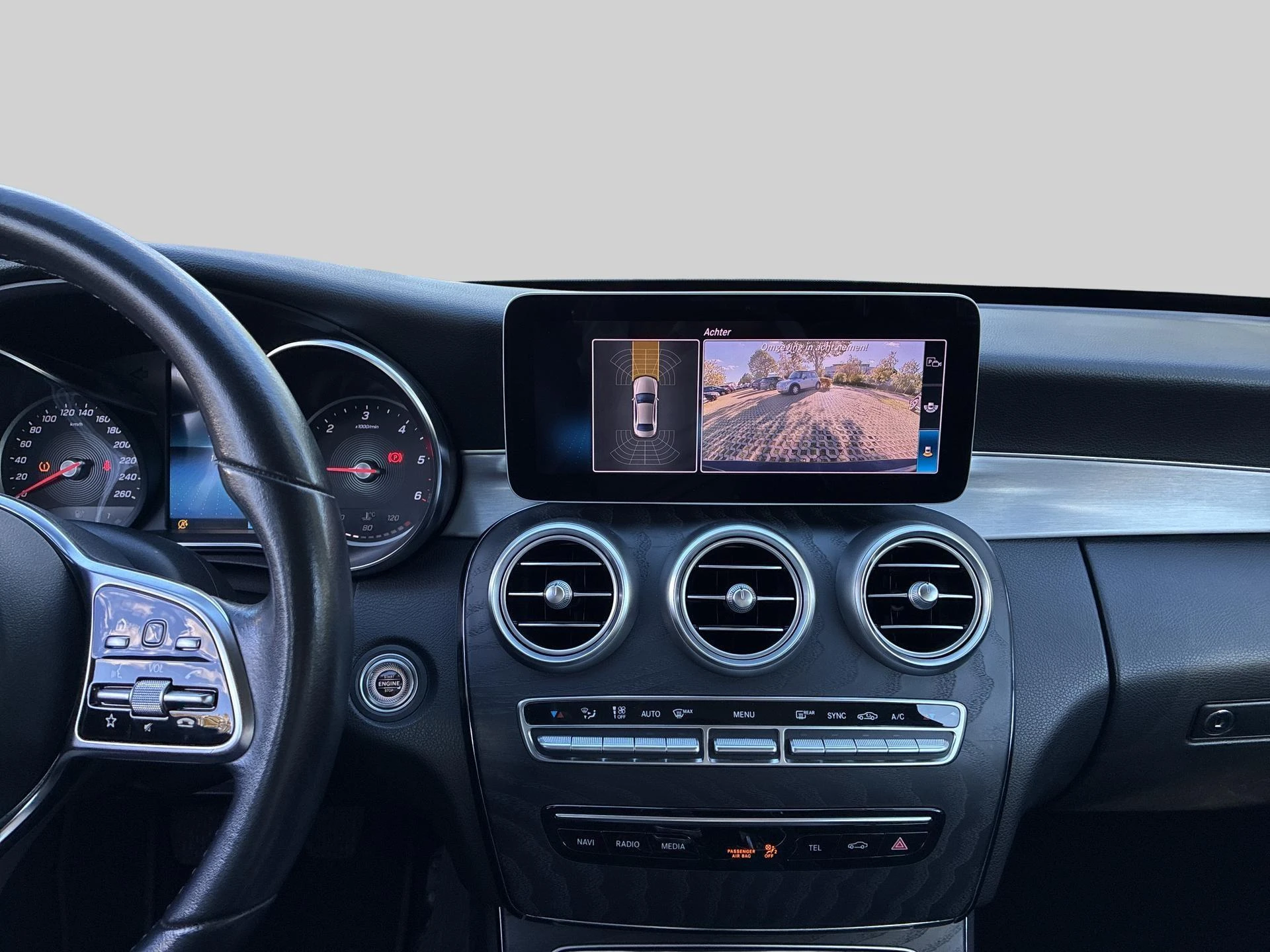 Mercedes-Benz-C-Klasse-image-10