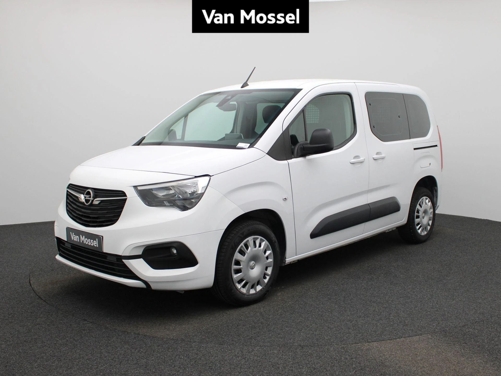 Opel-Combo Life-image-0
