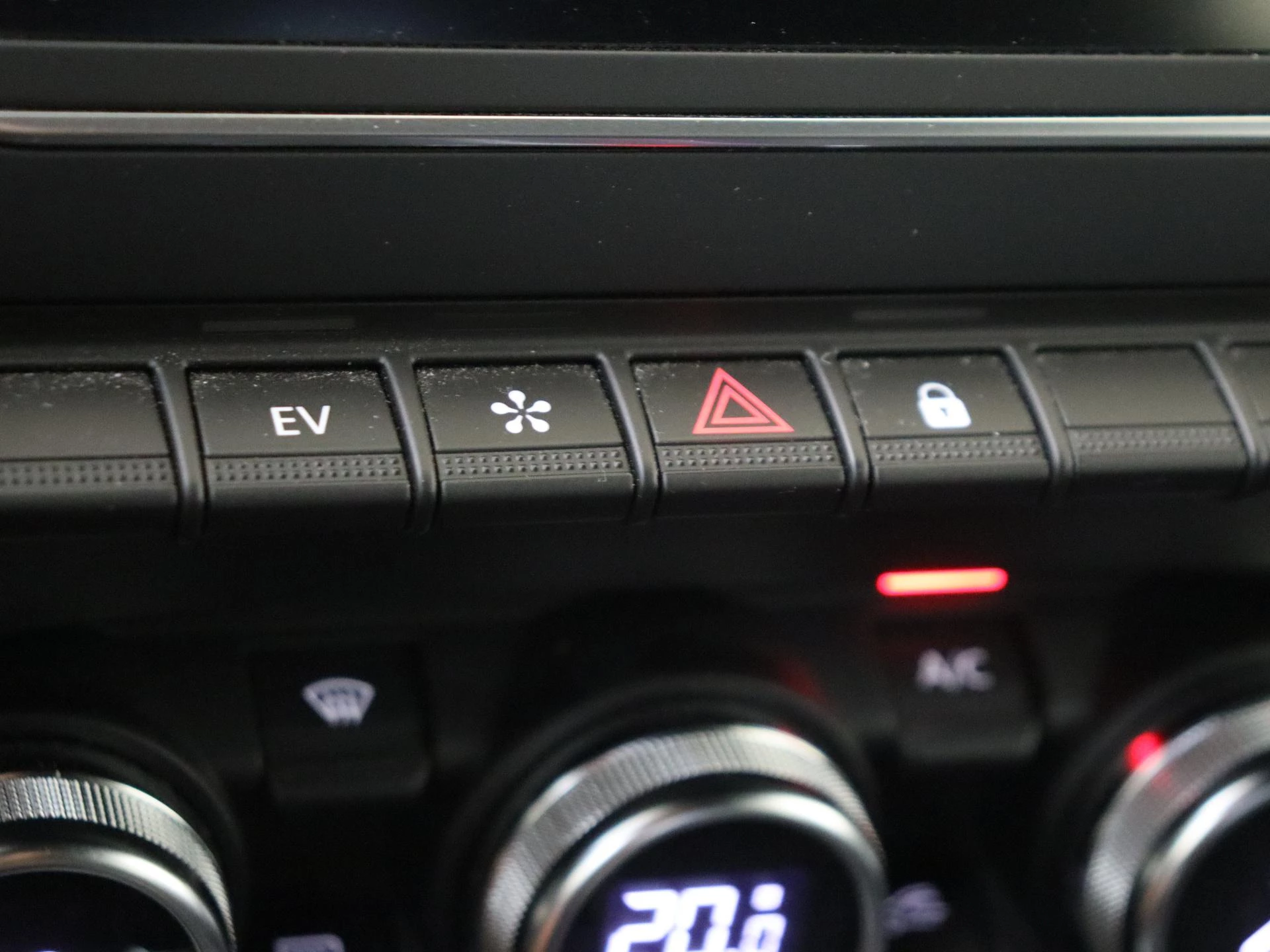 Renault-Clio-image-18