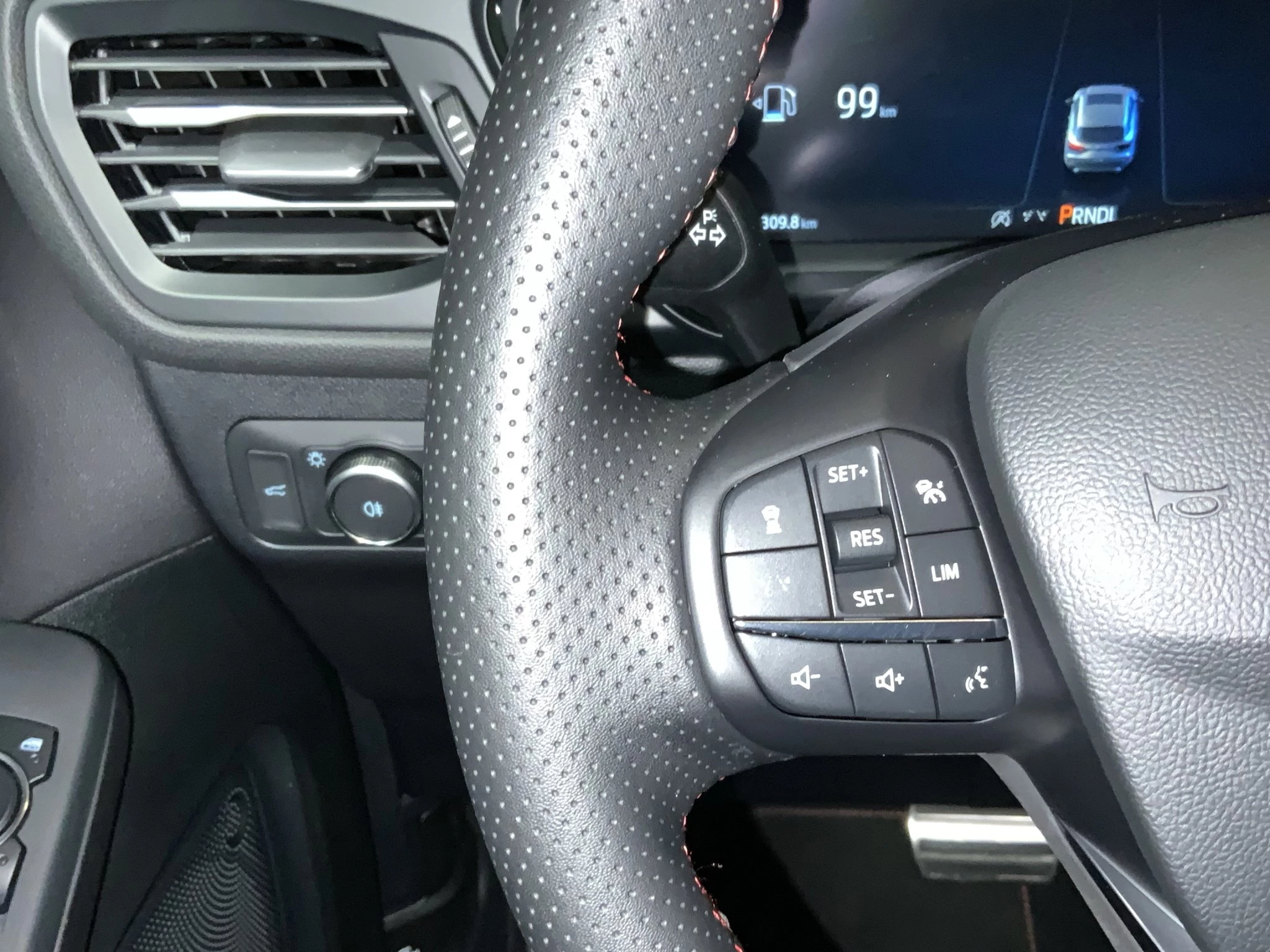 Ford Kuga ST-Line X Aut.*360GRAD*LED-MATRIX*NAVI*GRA*WINTER-PKT.