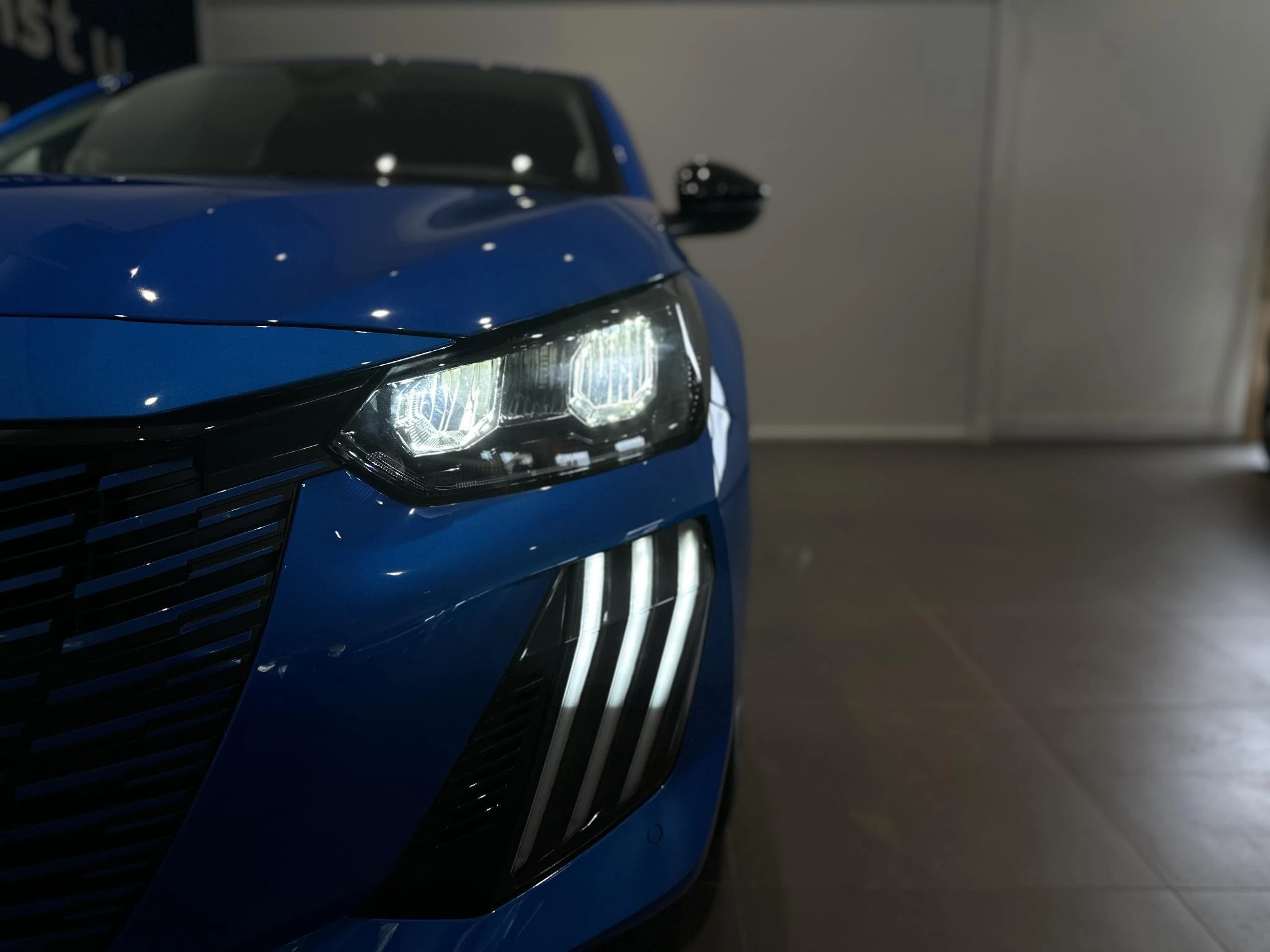 Peugeot-e-208-image-0