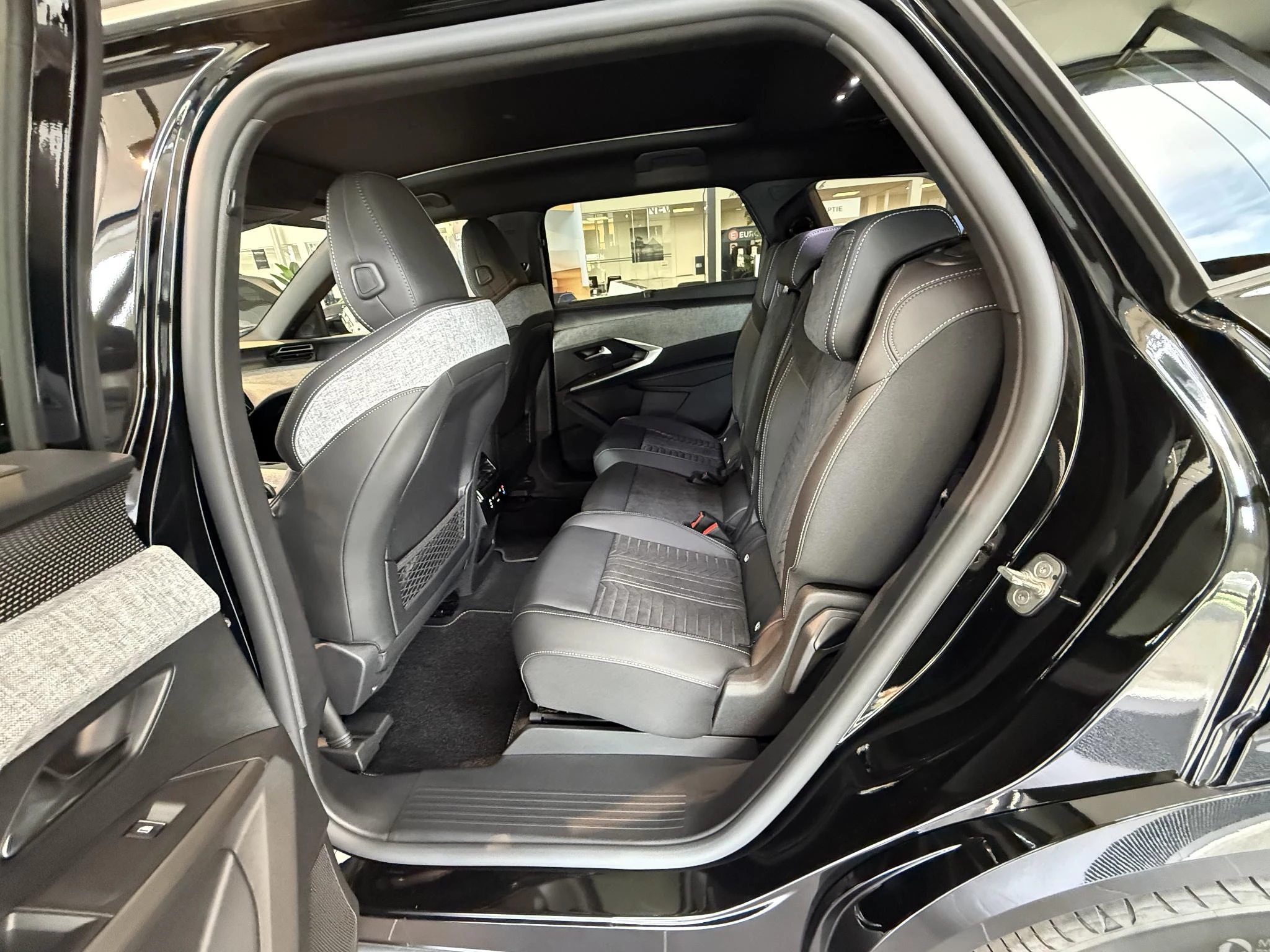 Peugeot e-5008 e-5008 210 GT