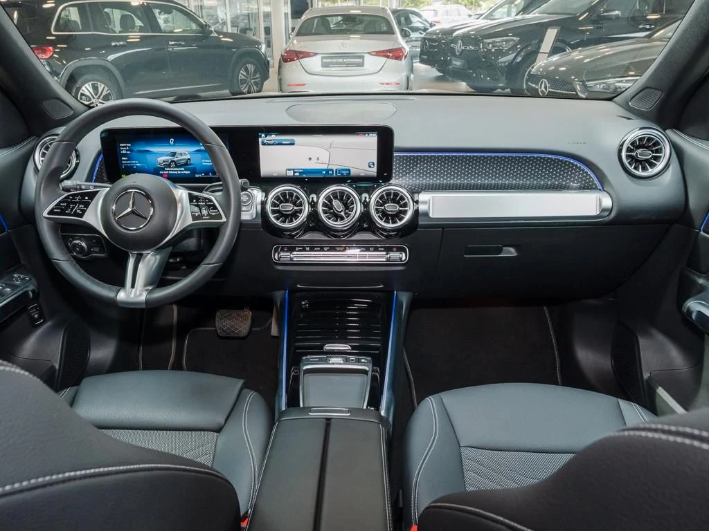 Mercedes-Benz-GLB 200 d-image-13
