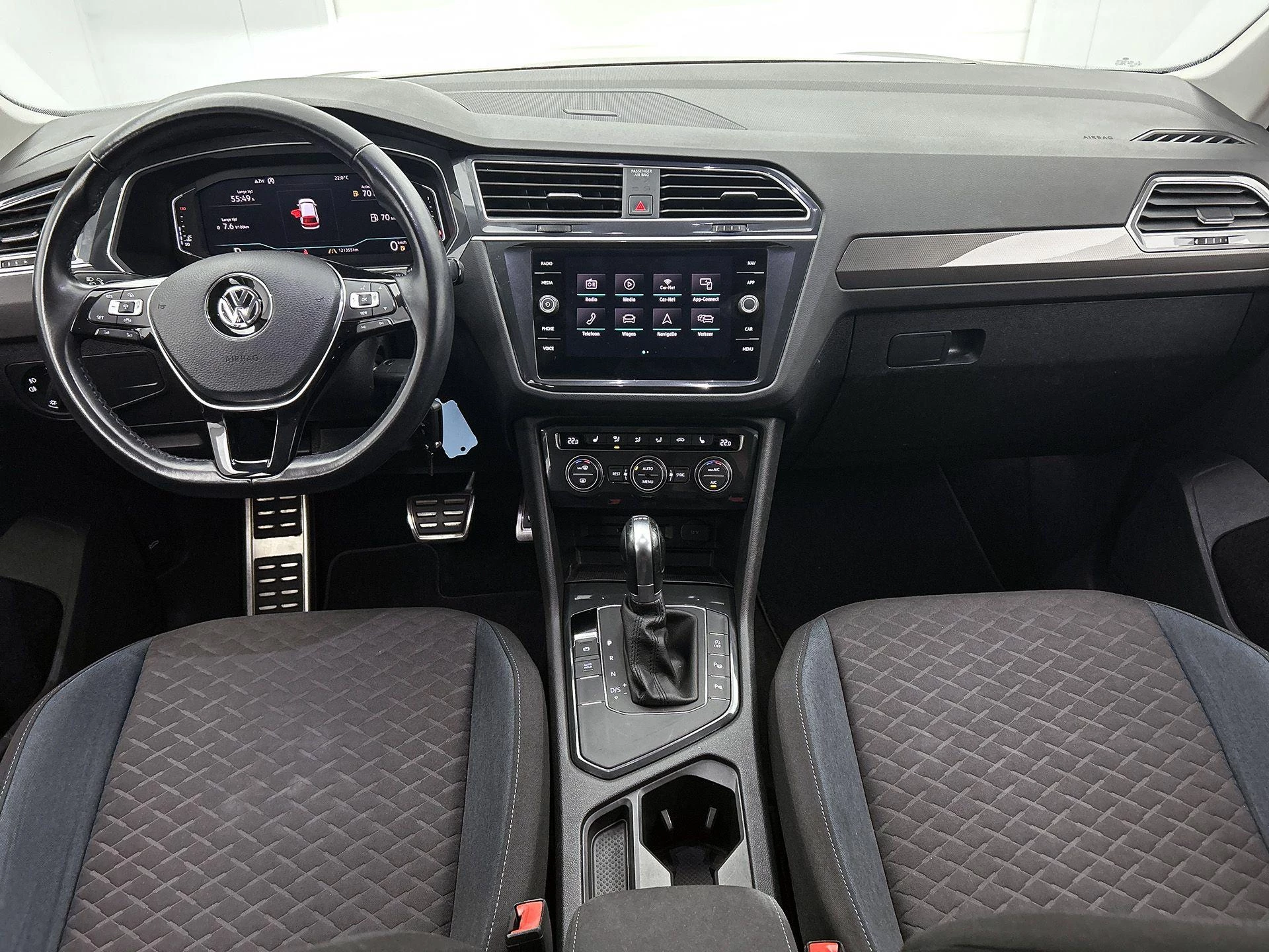 Volkswagen-Tiguan-image-22
