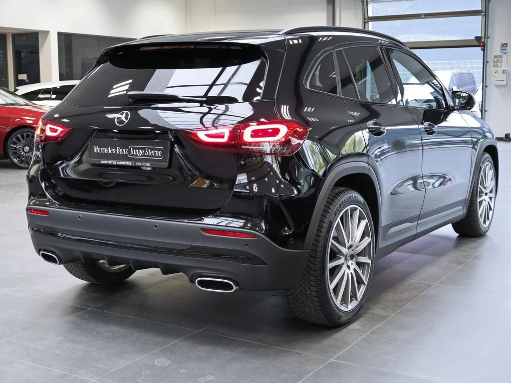 Mercedes-Benz-GLA 200-image-5