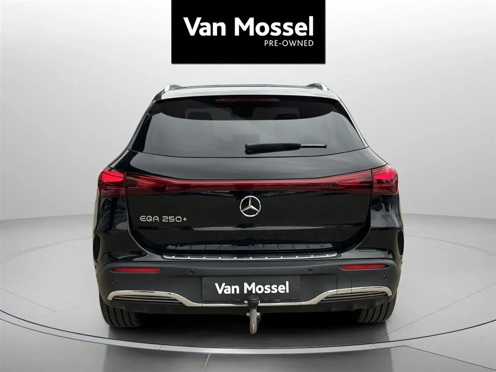Mercedes-Benz-EQA-image-5