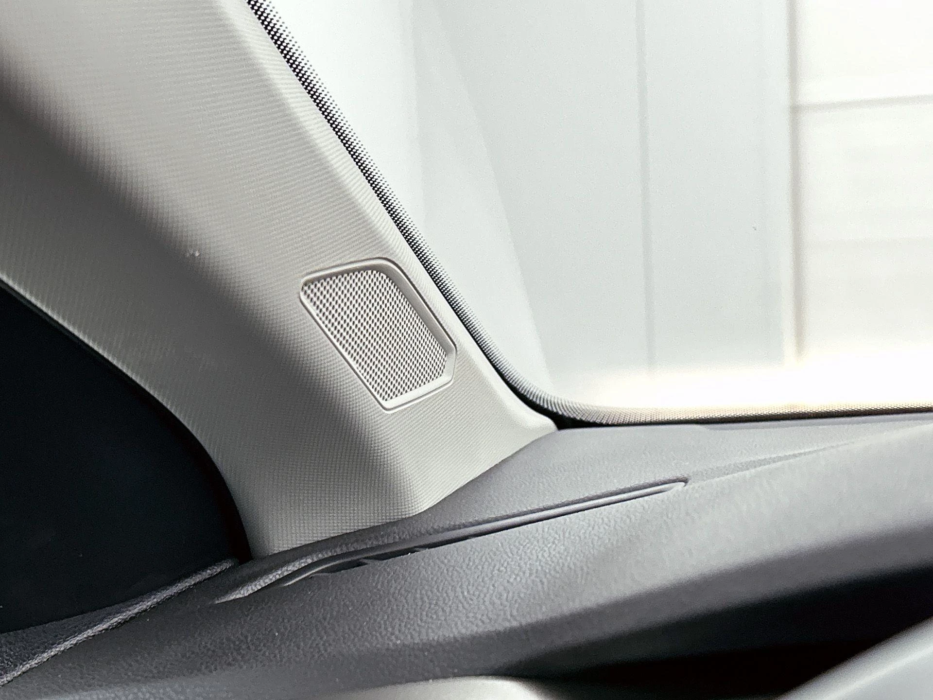 Volkswagen-Polo-image-12