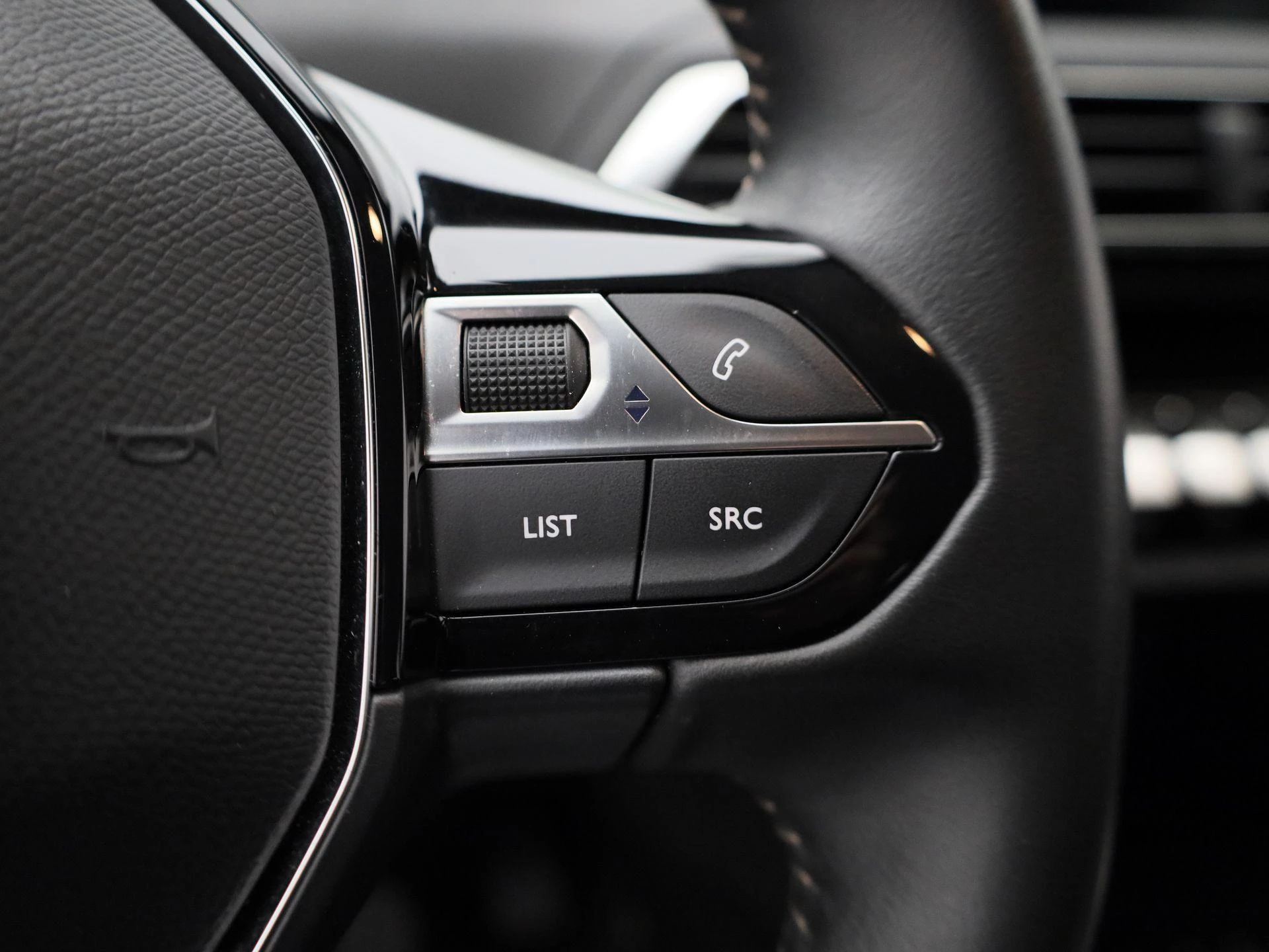 Peugeot-3008-image-18