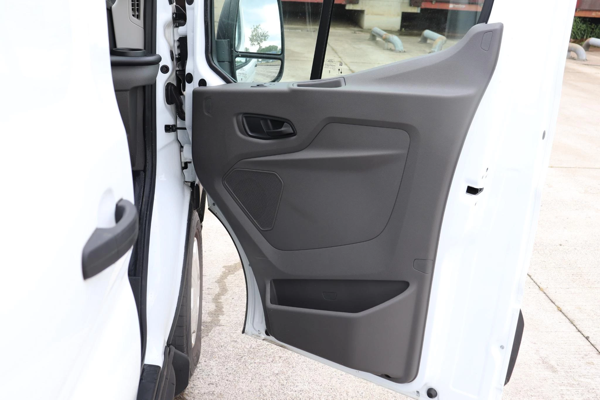 Ford Transit 350M 2.0TD 165pk 121kW A8 Trend