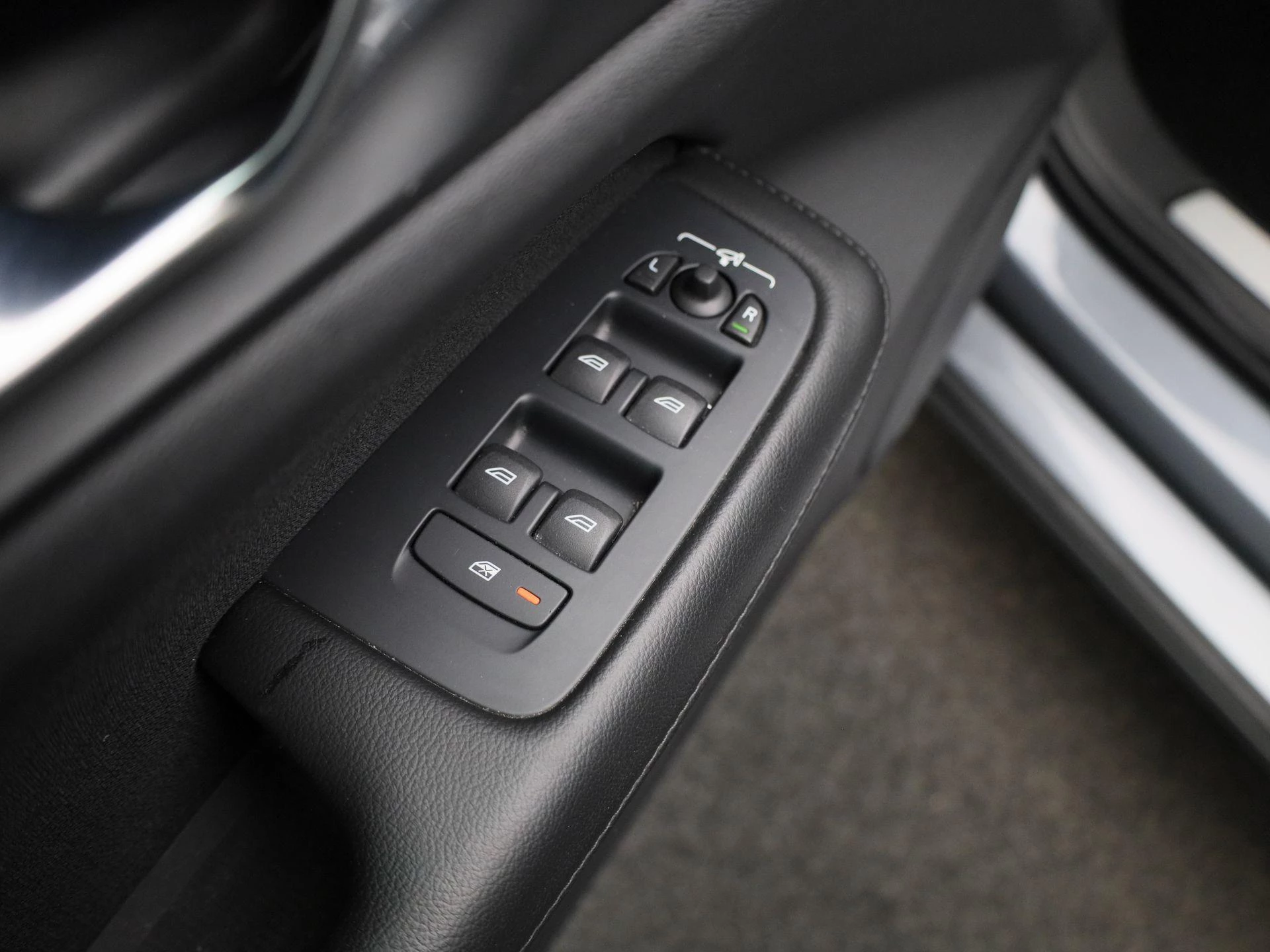 Volvo-V60-image-23