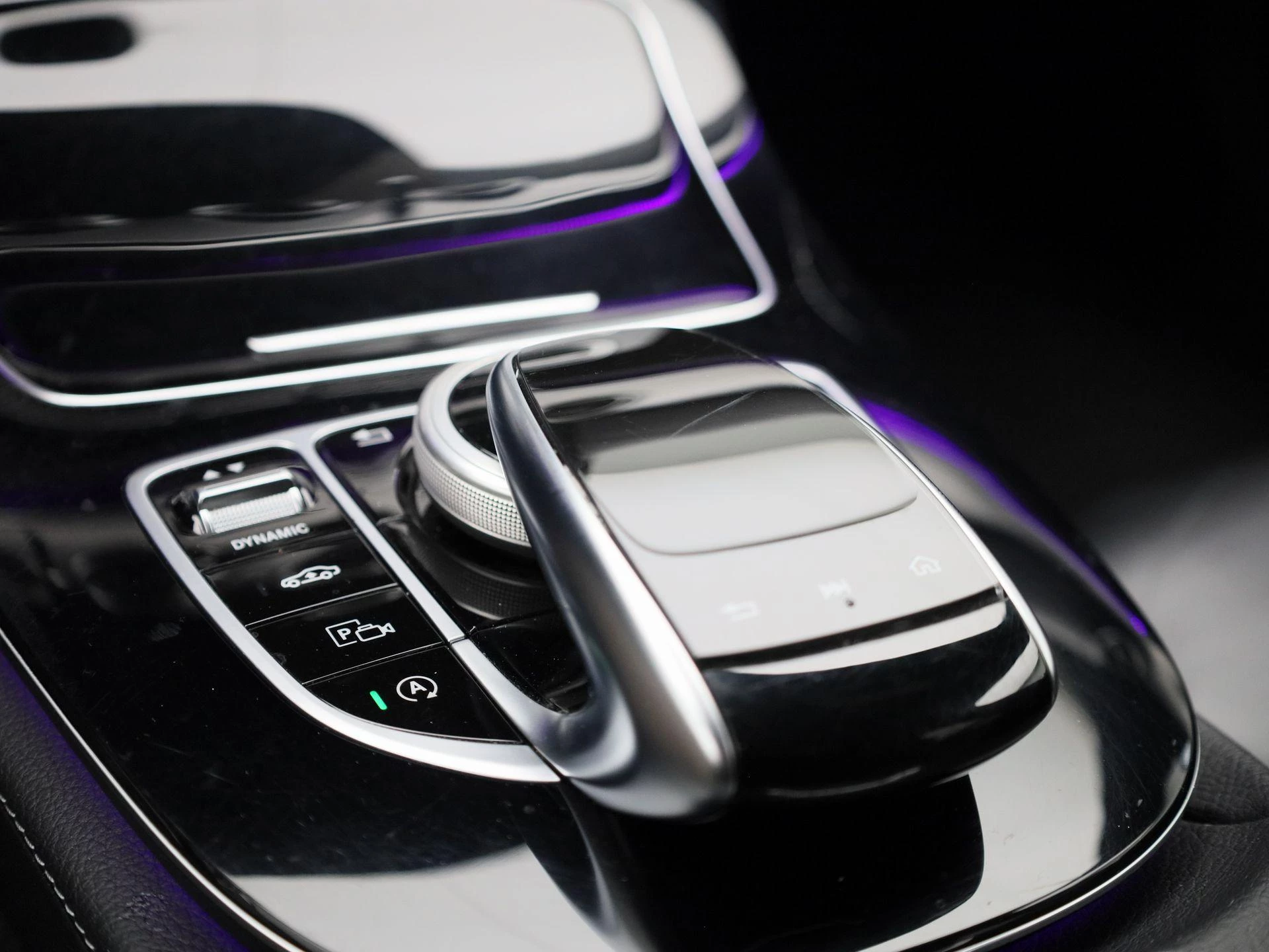 Mercedes-Benz-E-Klasse-image-17
