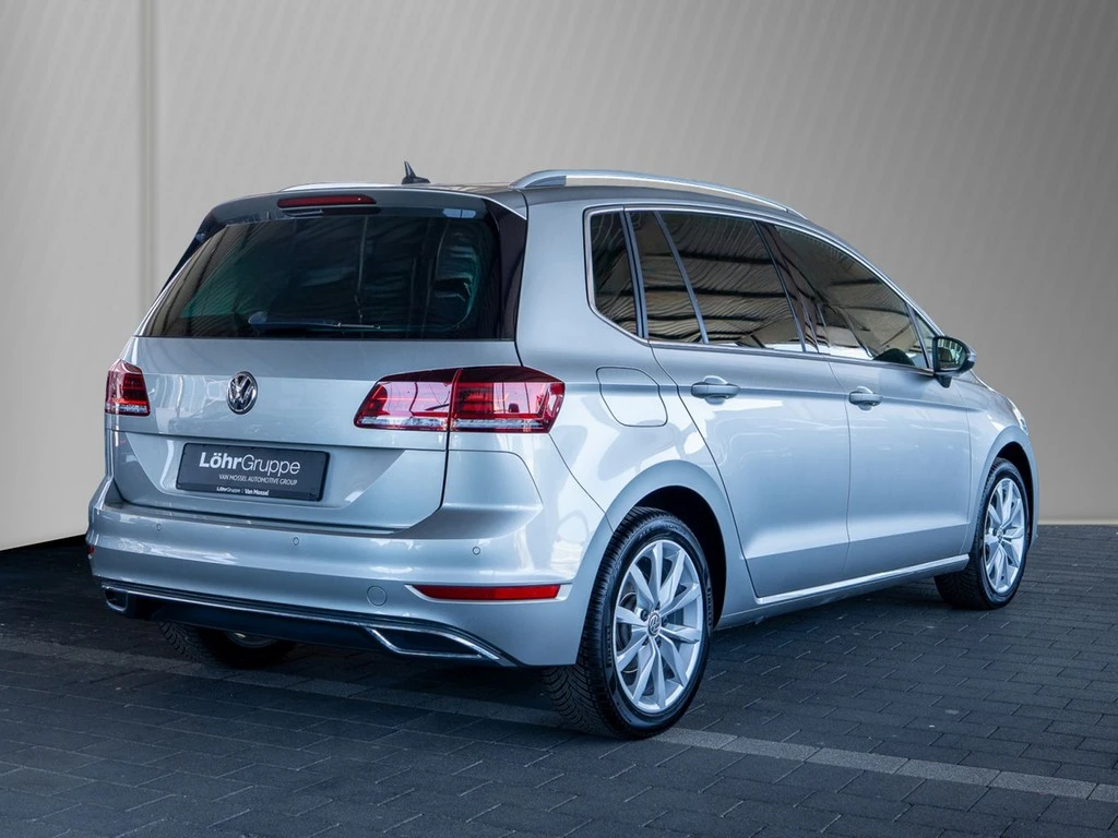 Volkswagen-Golf Sportsvan-image-3