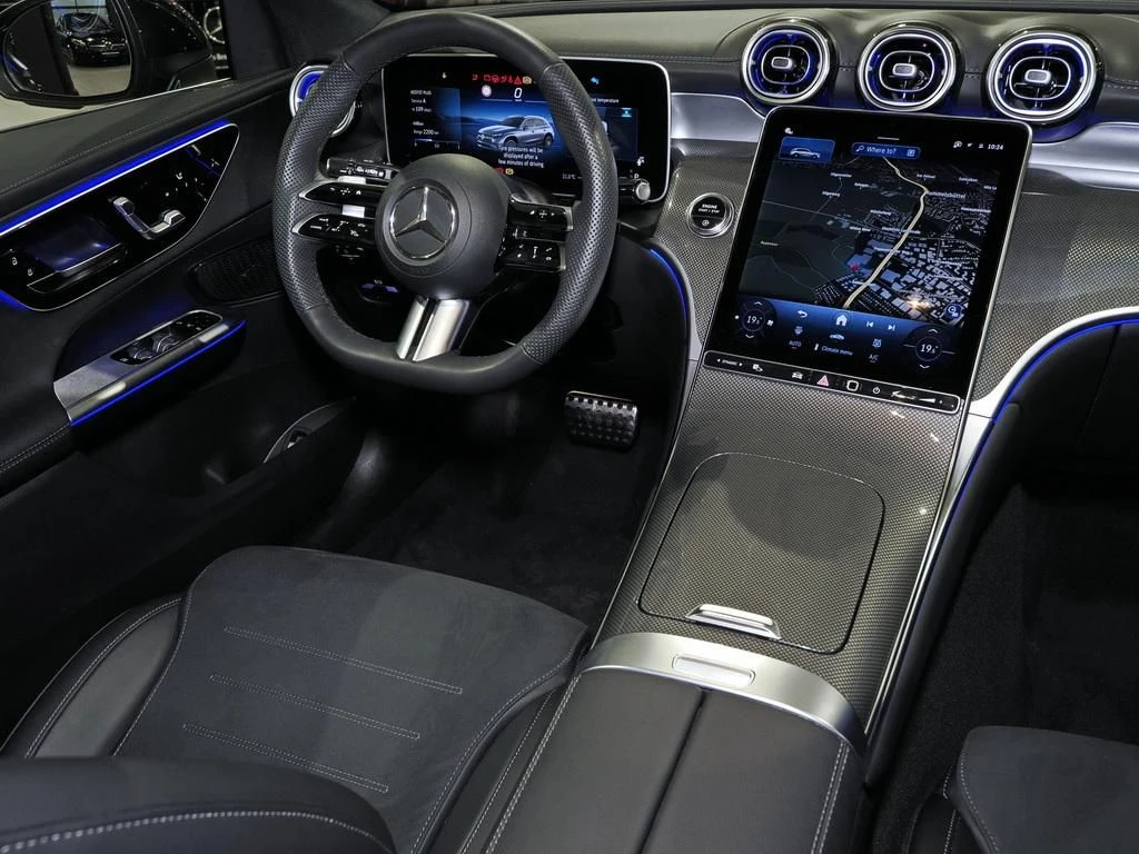 Mercedes-Benz-GLC 300 d-image-11