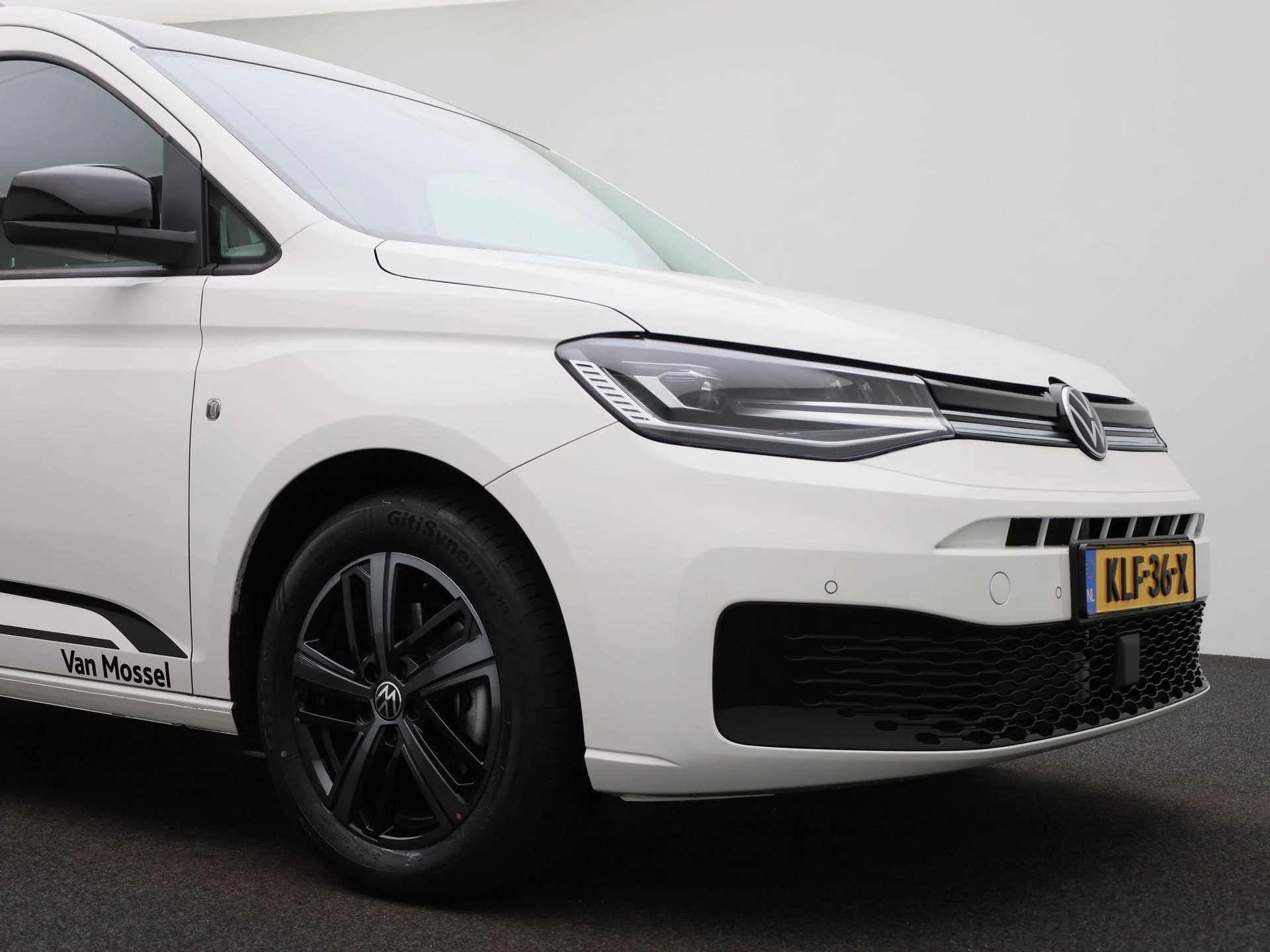 Volkswagen-Caddy-image-41