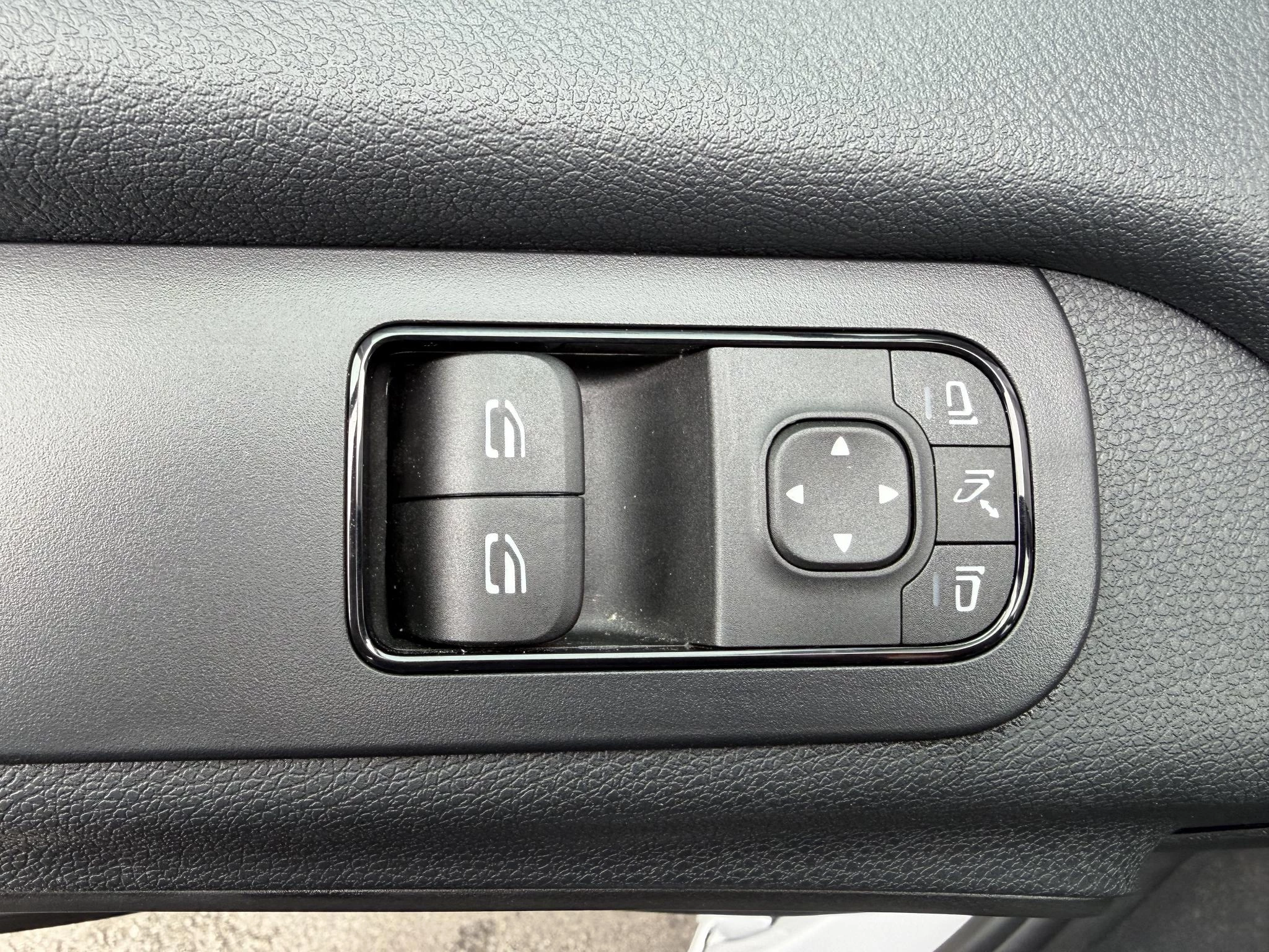 Mercedes-Benz Sprinter 317 CDI GB L2 RWD 3.5T