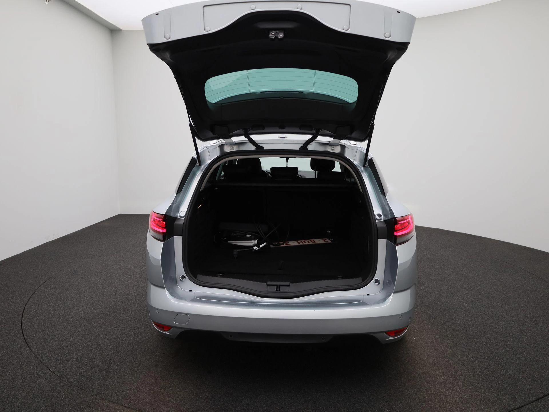 Renault-Megane E-Tech-image-11
