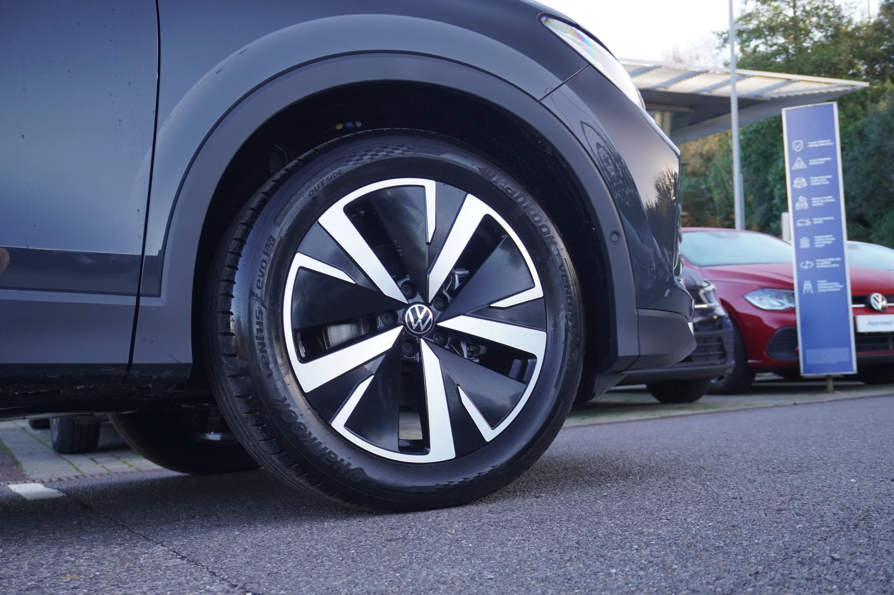 Volkswagen-Tiguan-image-22
