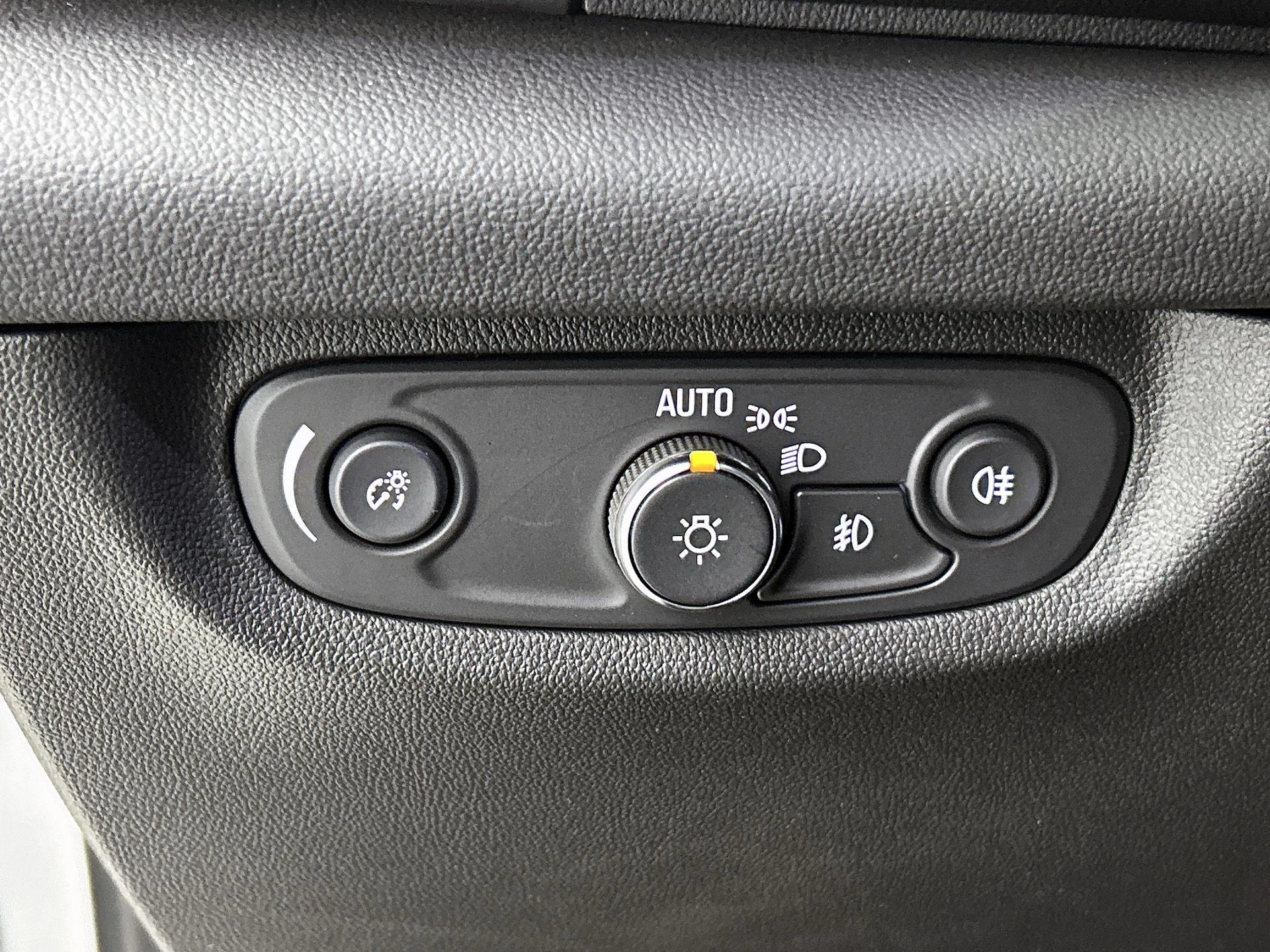 Opel-Insignia-image-14