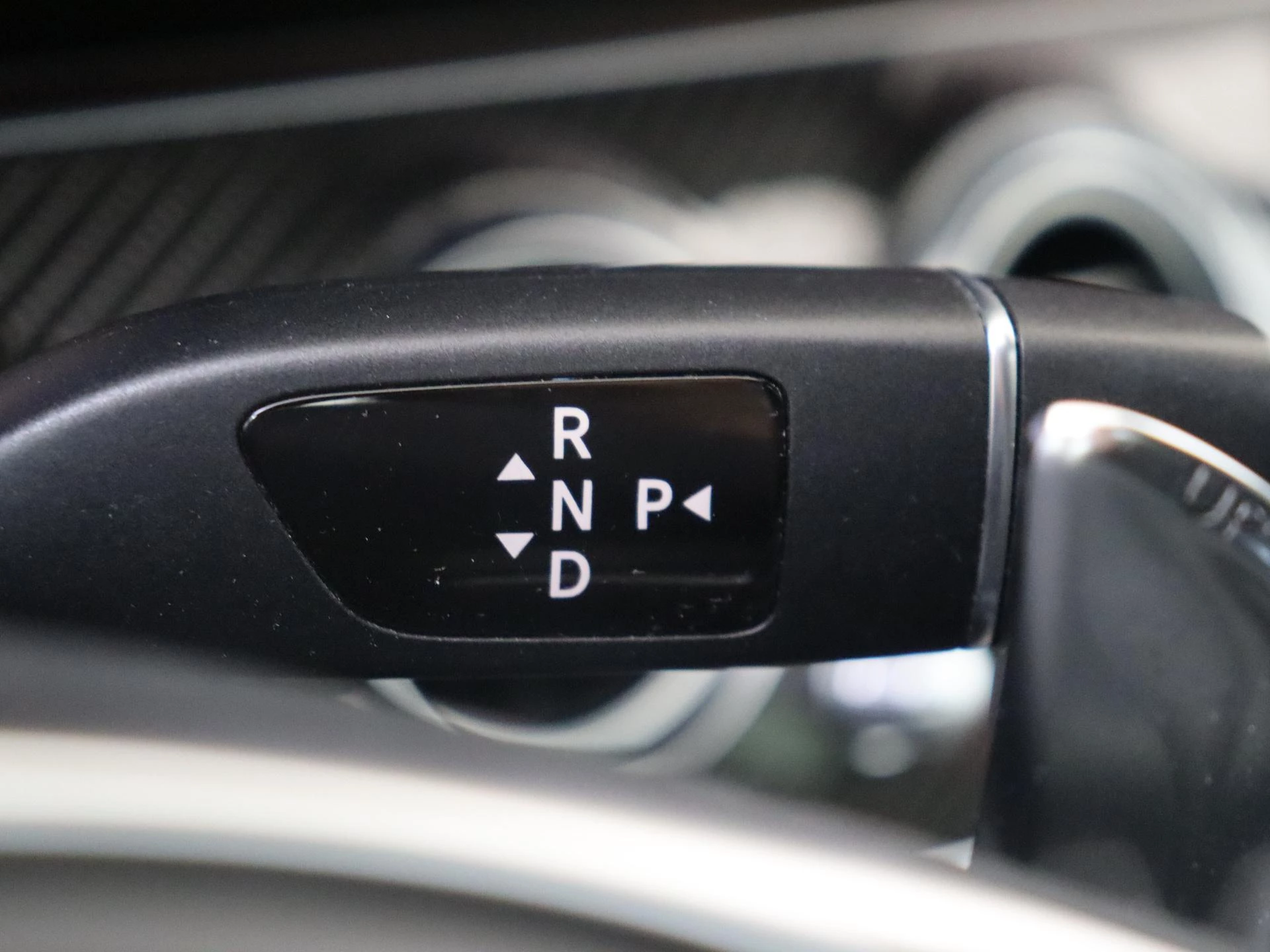 Mercedes-Benz-E-Klasse-image-22