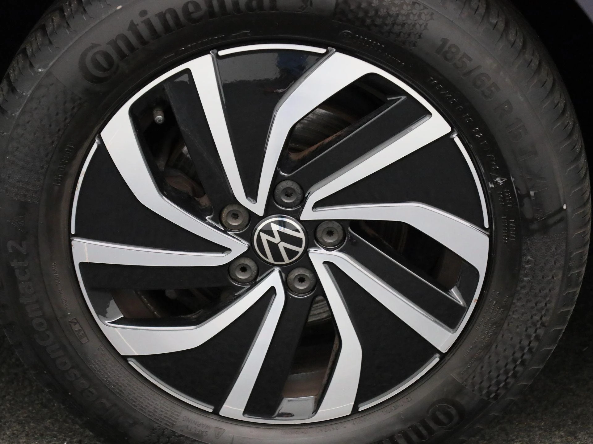 Volkswagen-Polo-image-12