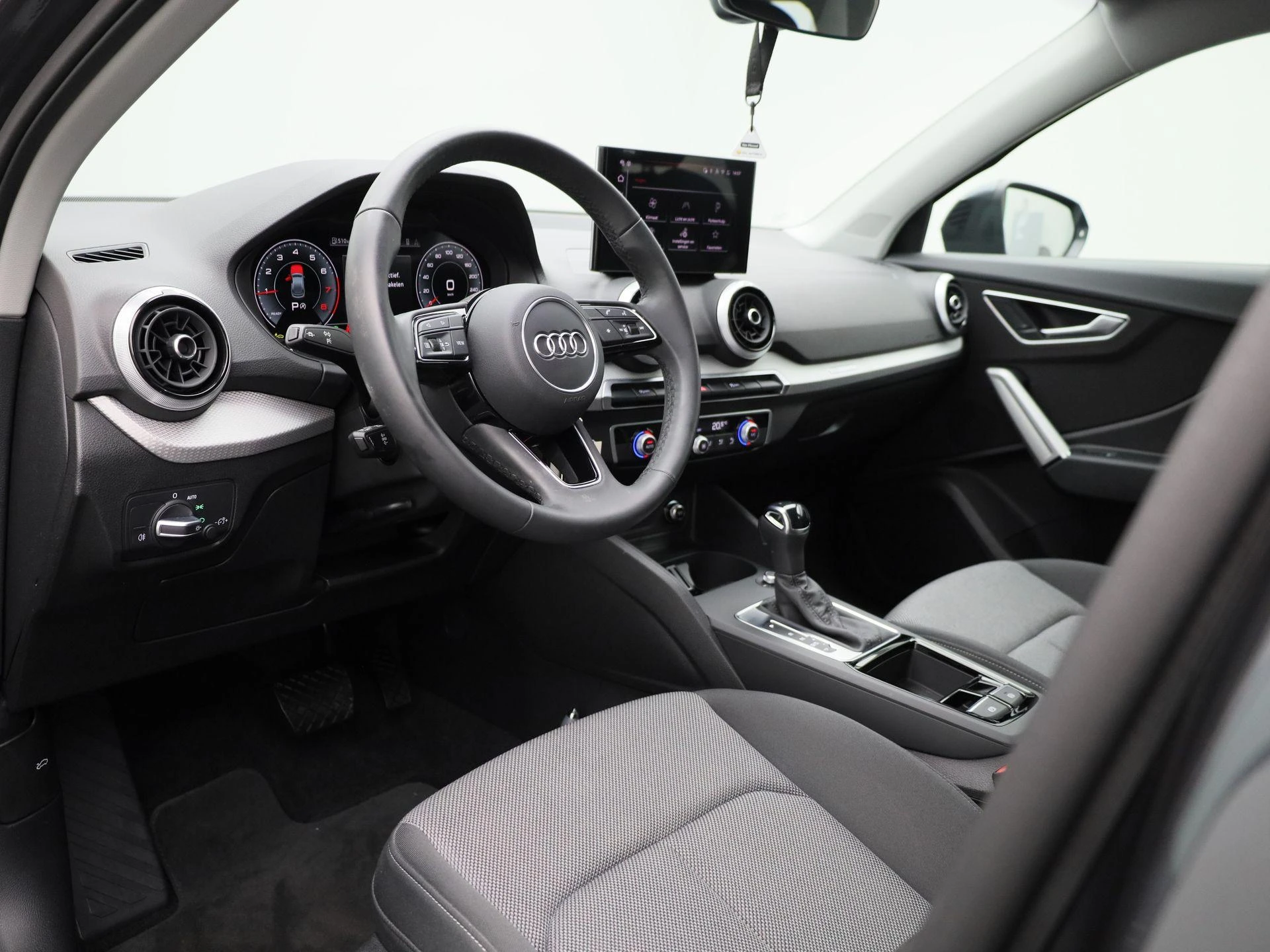 Audi Q2 - 30
