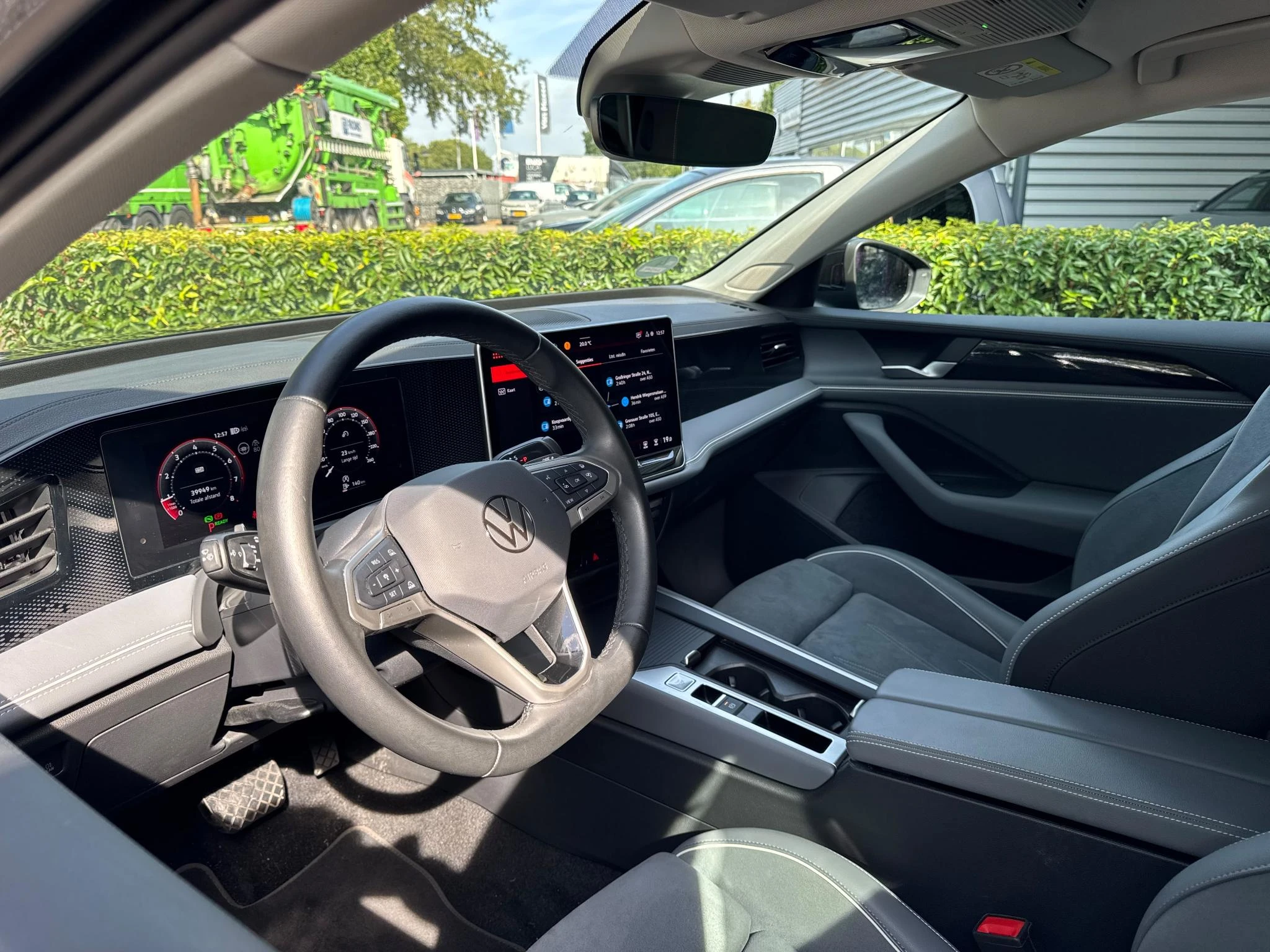 Volkswagen-Passat-image-9