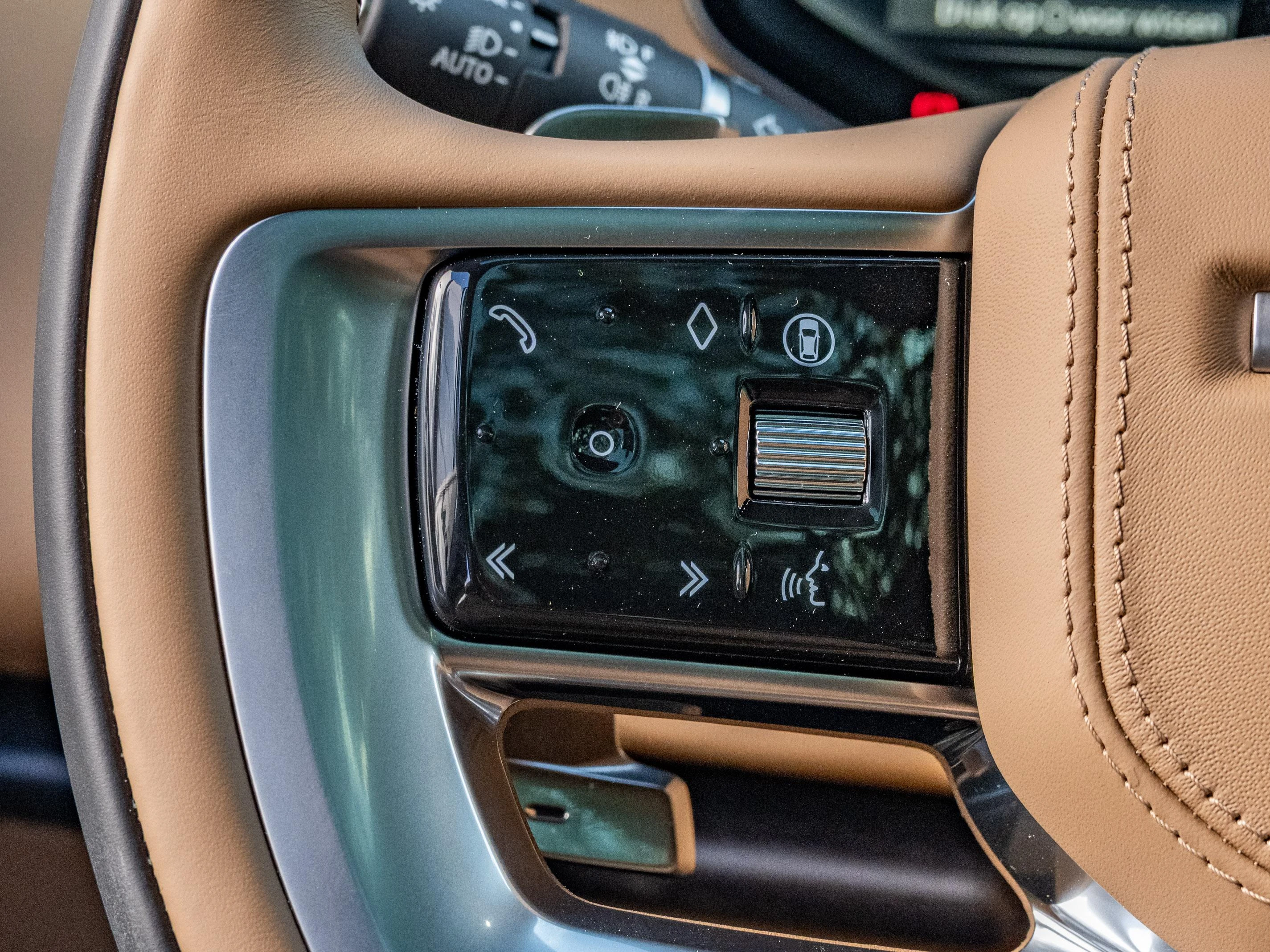 Land Rover-Range Rover-image-25