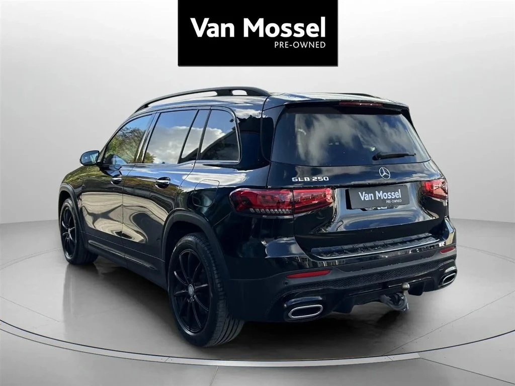 Mercedes-Benz-GLB-image-6