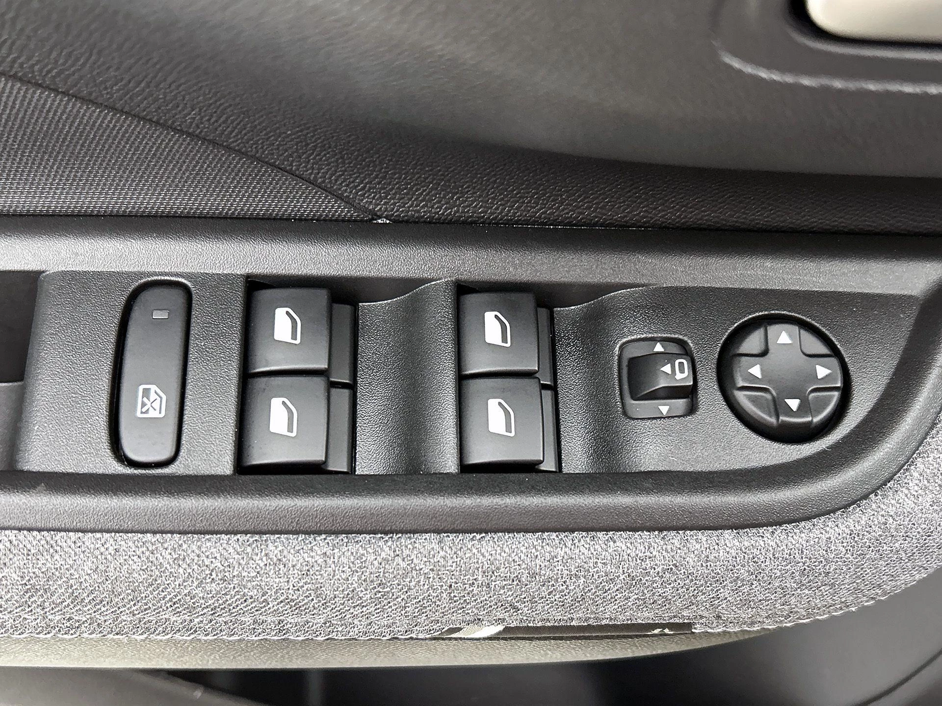 Opel-Frontera-image-32