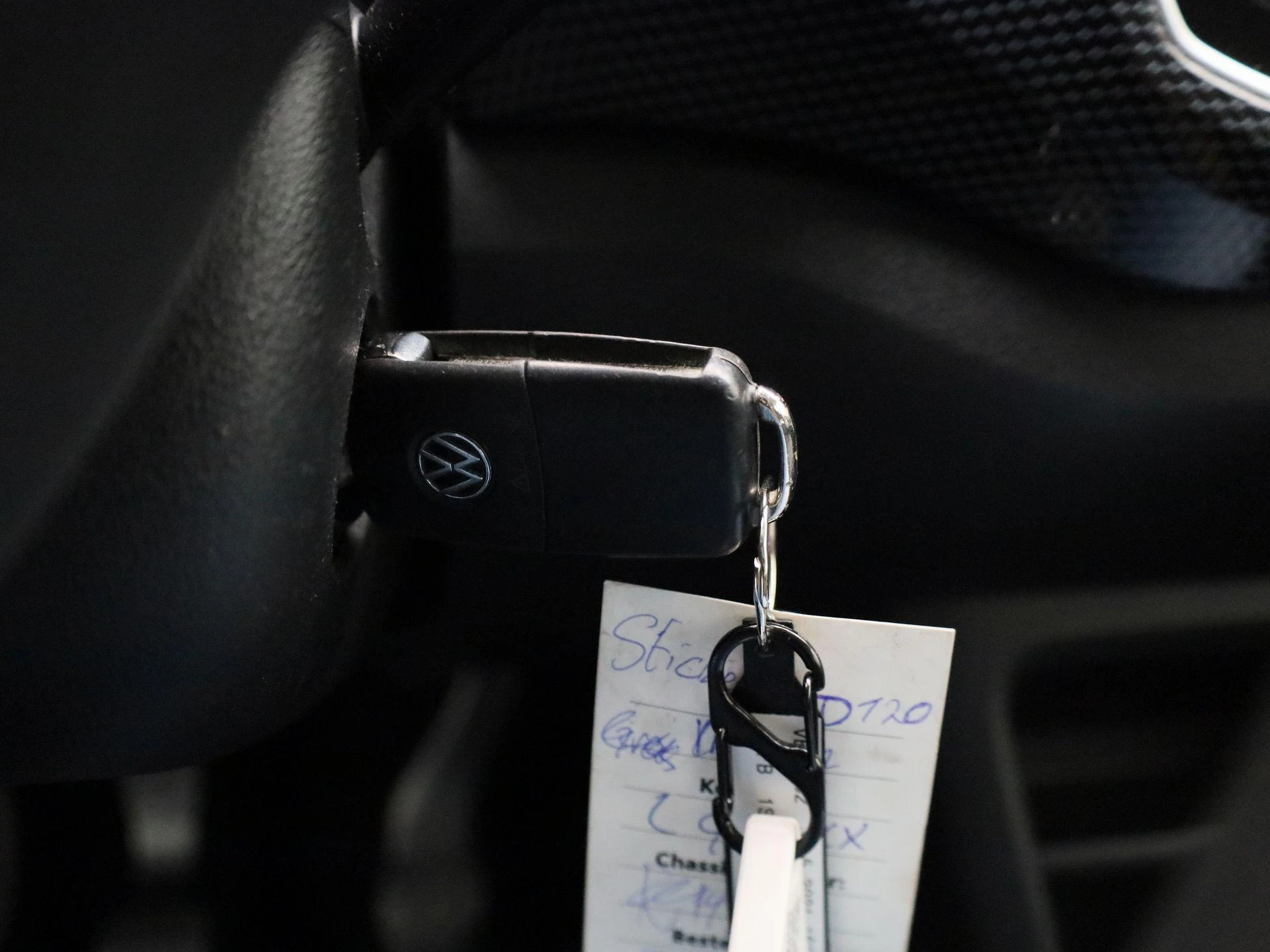 Volkswagen-up!-image-16