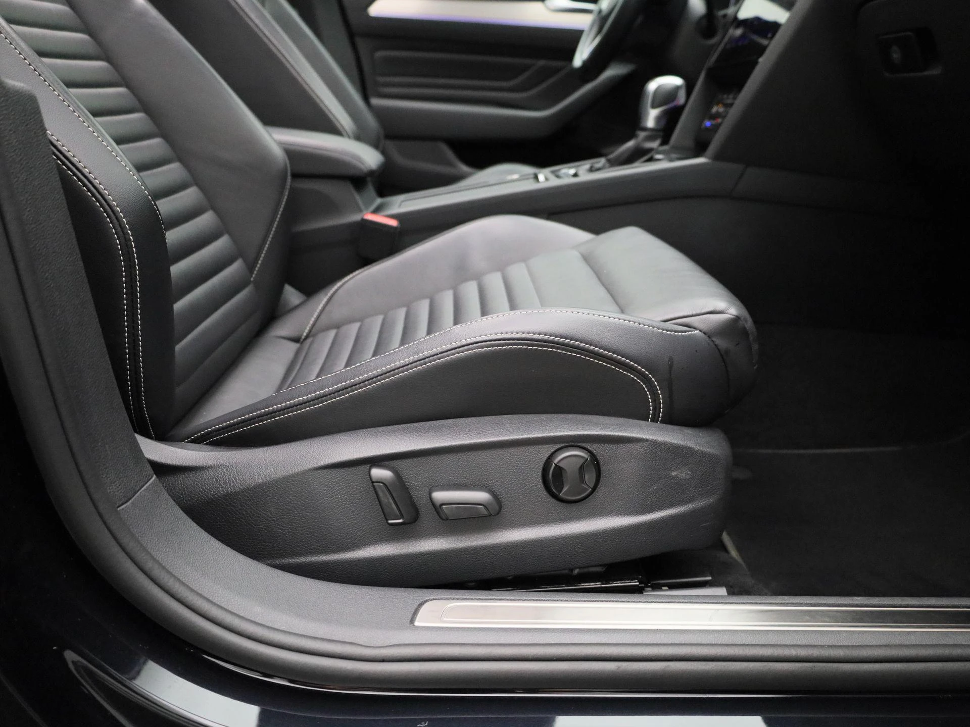 Volkswagen-Passat-image-44