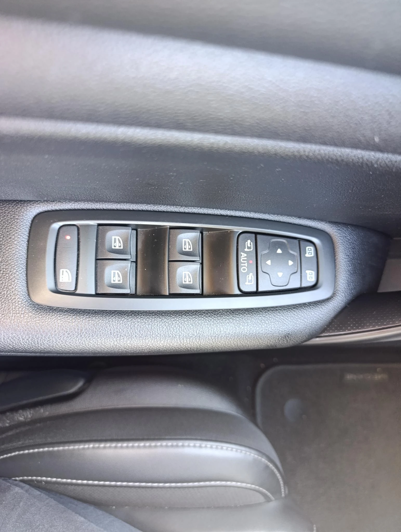 Renault-Megane E-Tech-image-22