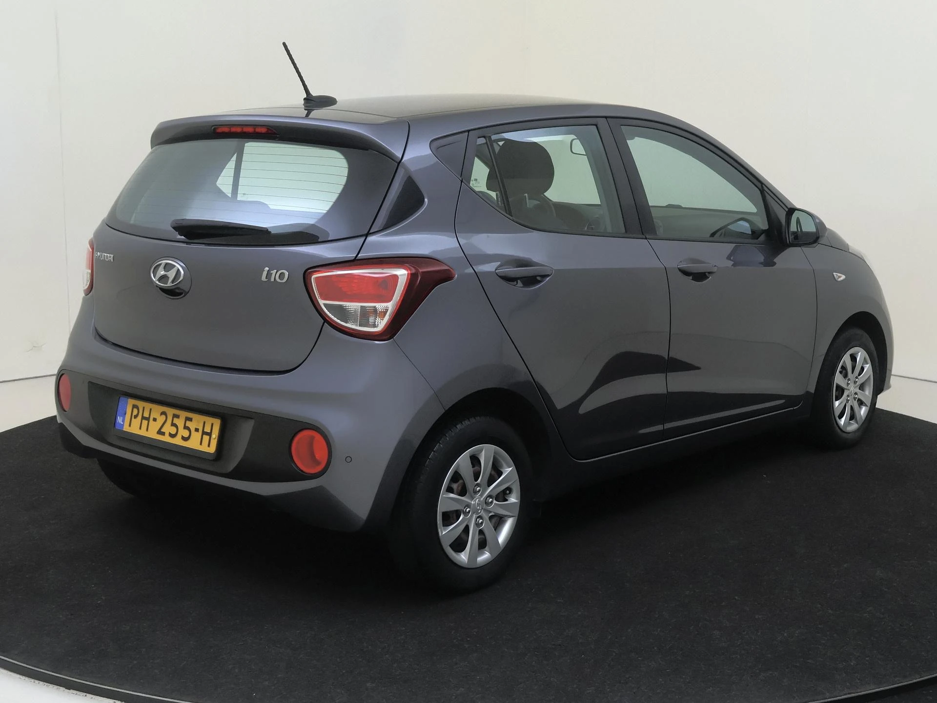 Hyundai-i10-image-3