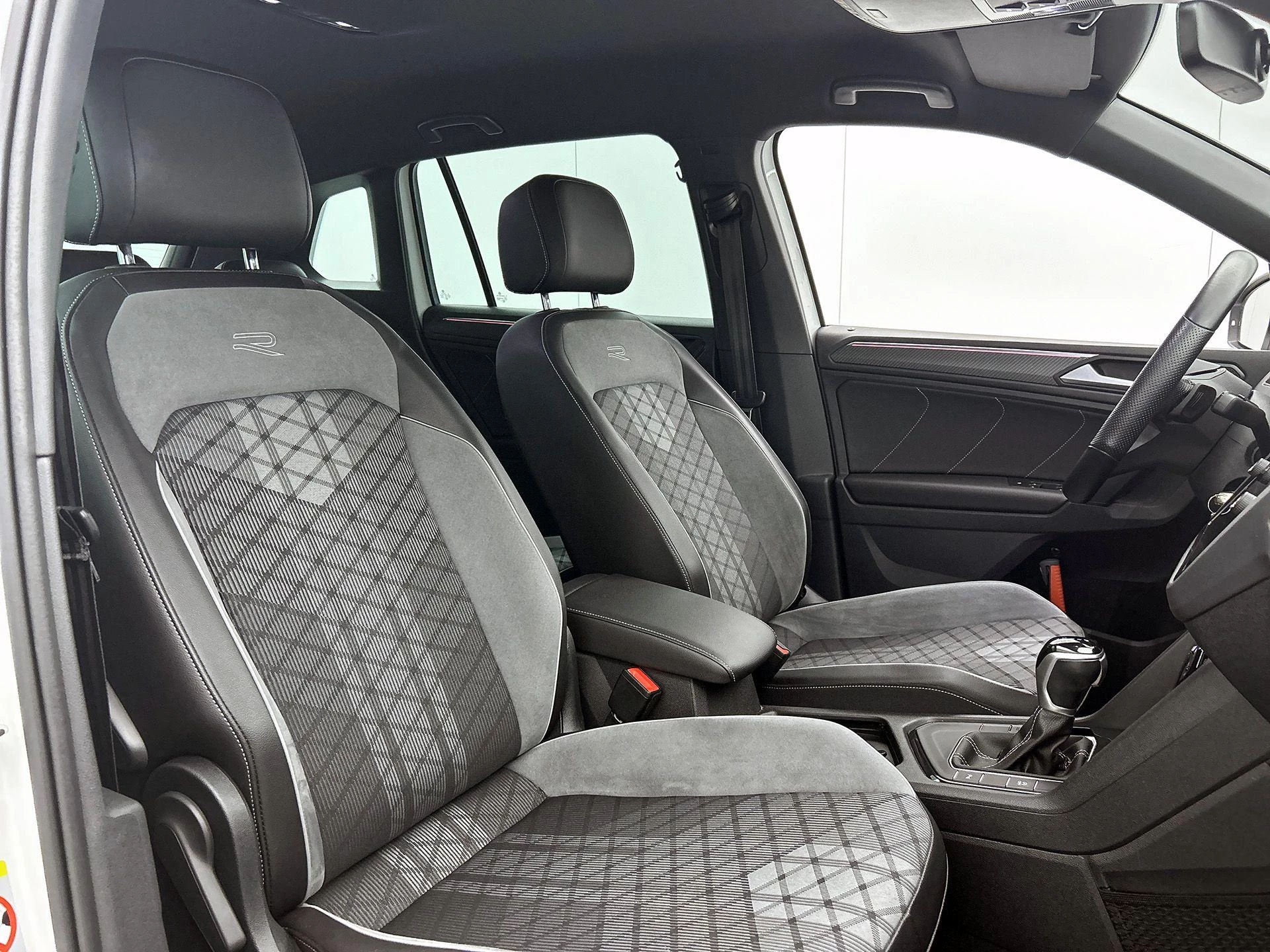 Volkswagen-Tiguan-image-37