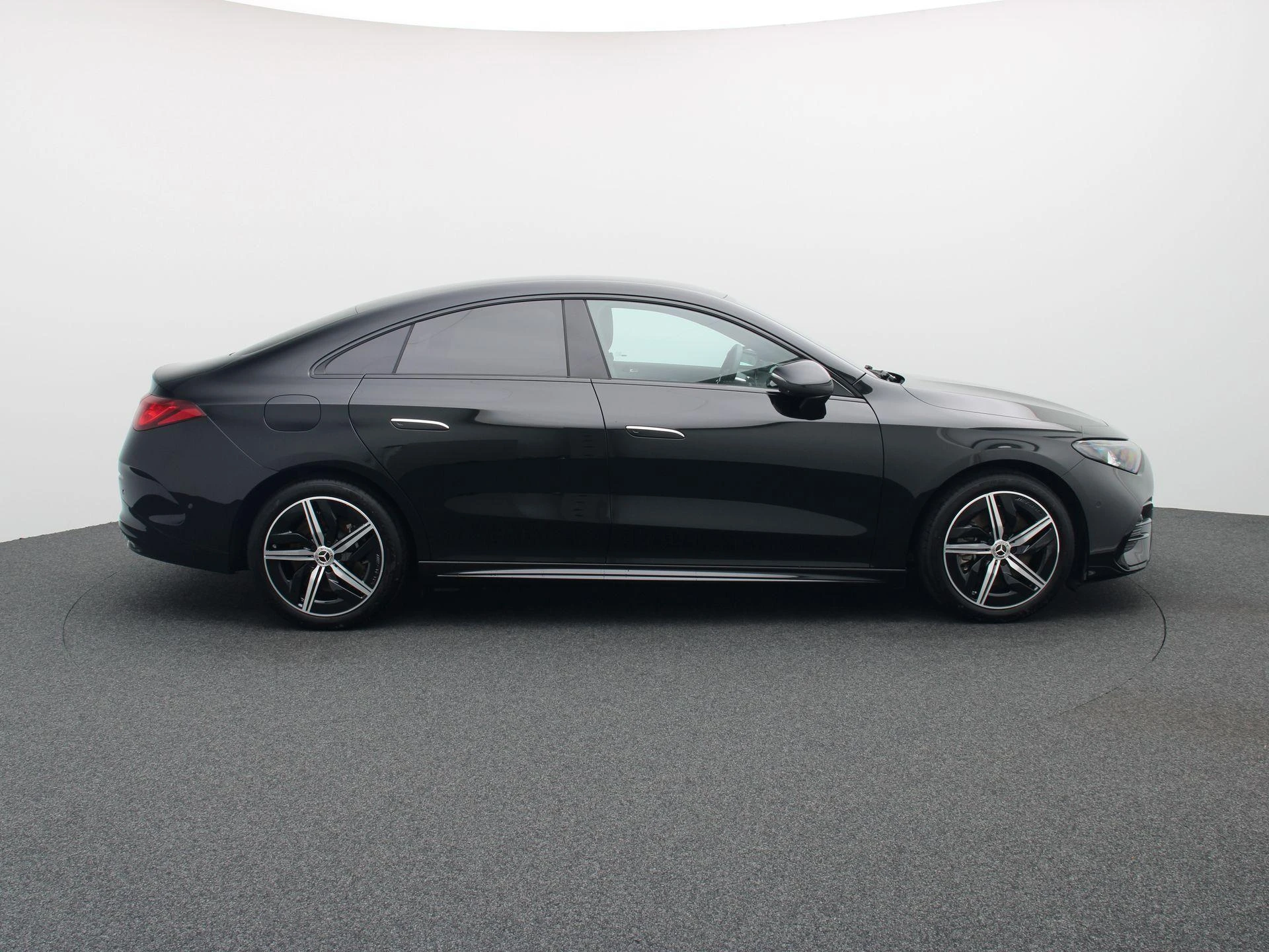 Mercedes-Benz-CLA-image-5
