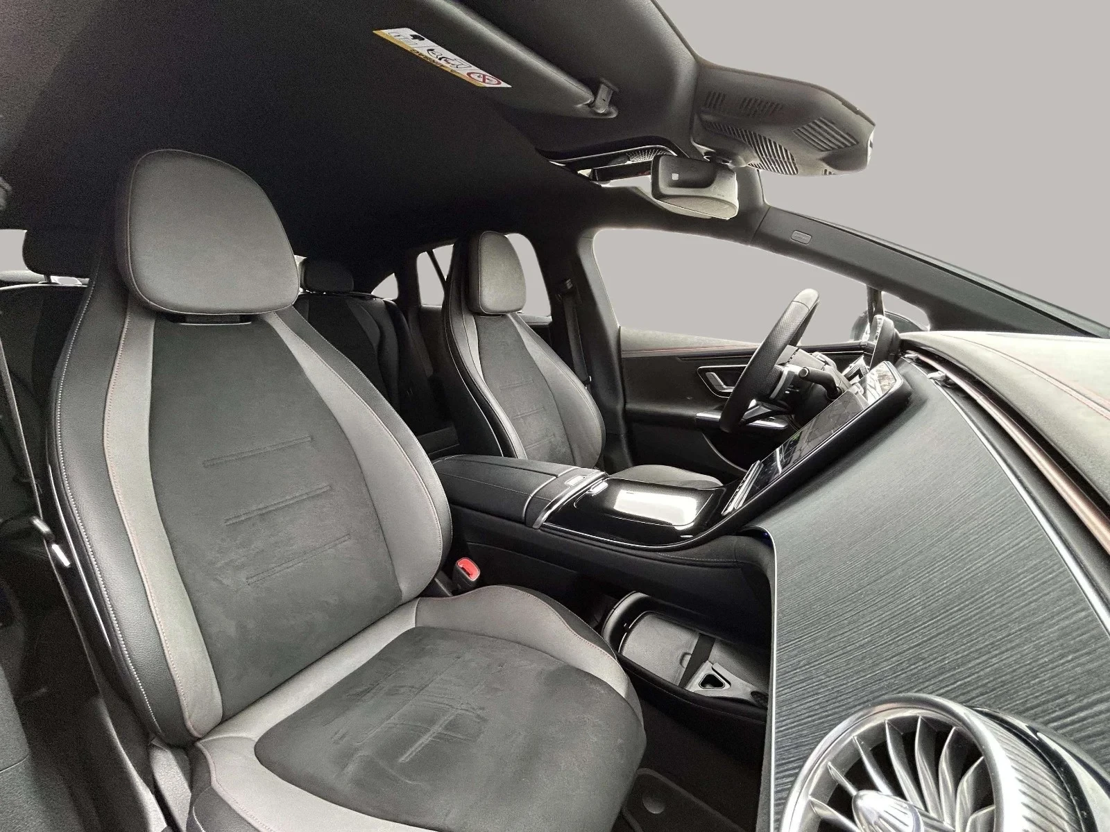 Mercedes-Benz-EQE-image-13