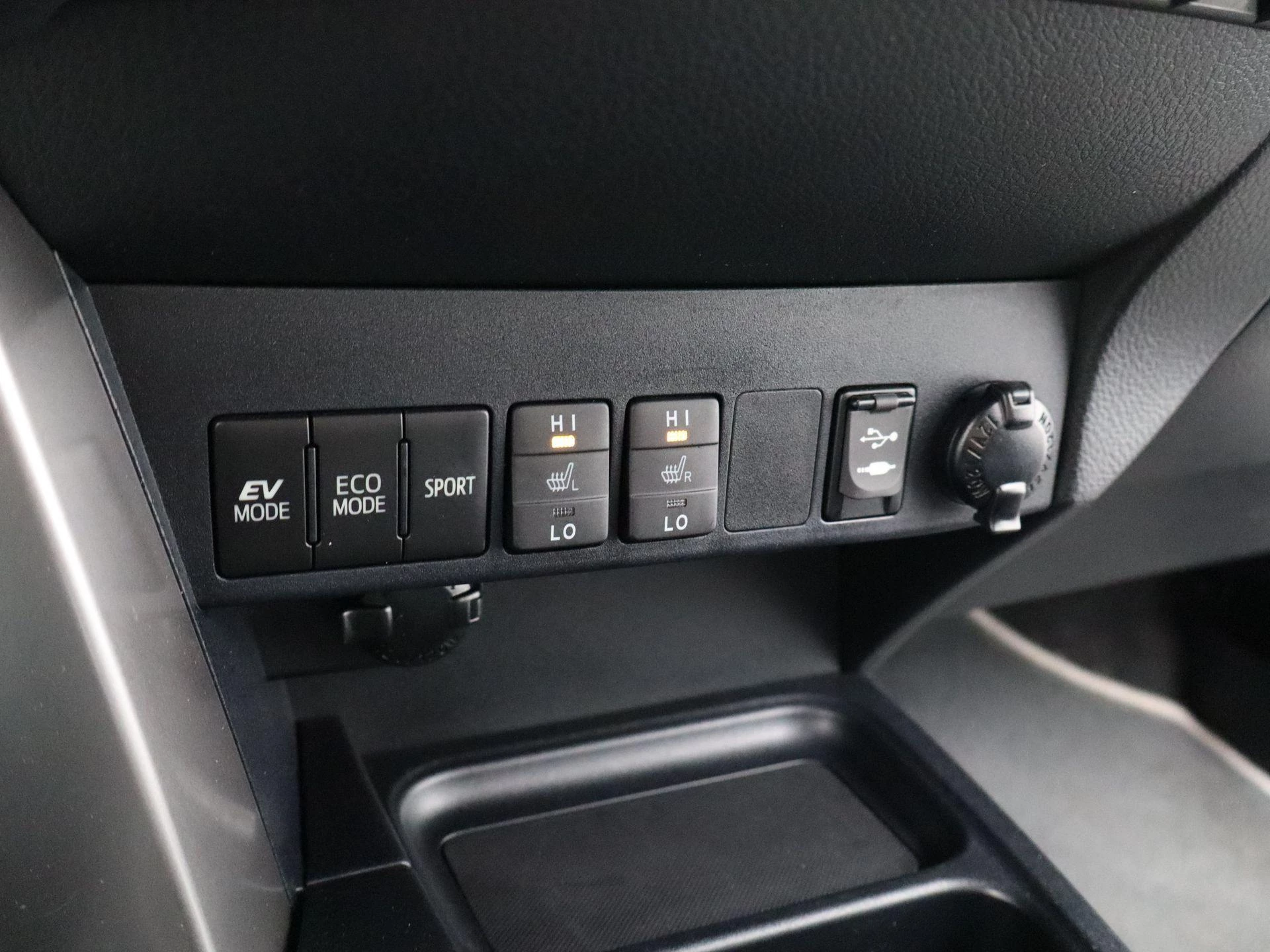 Toyota-RAV4-image-22