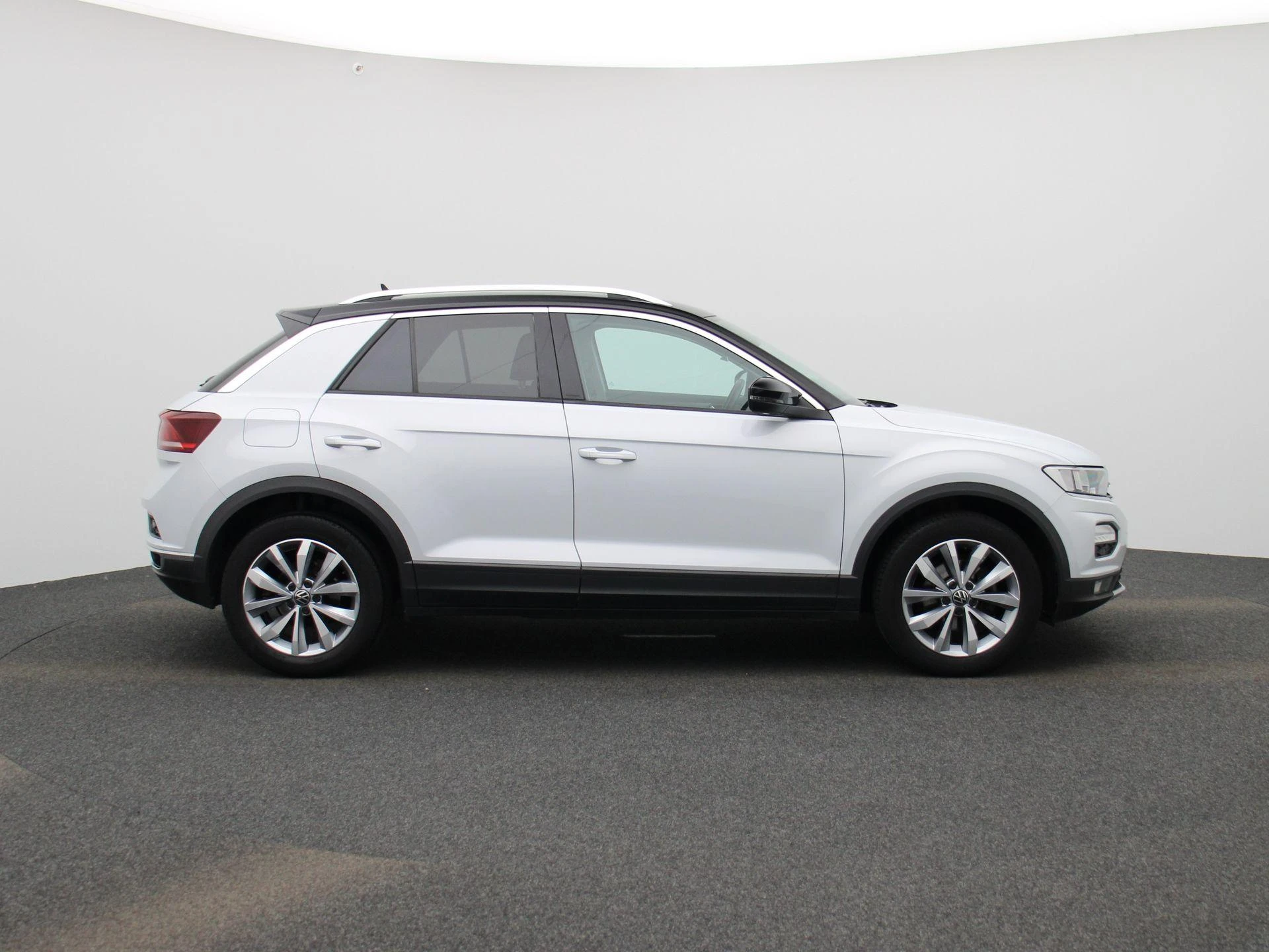 Volkswagen-T-Roc-image-5