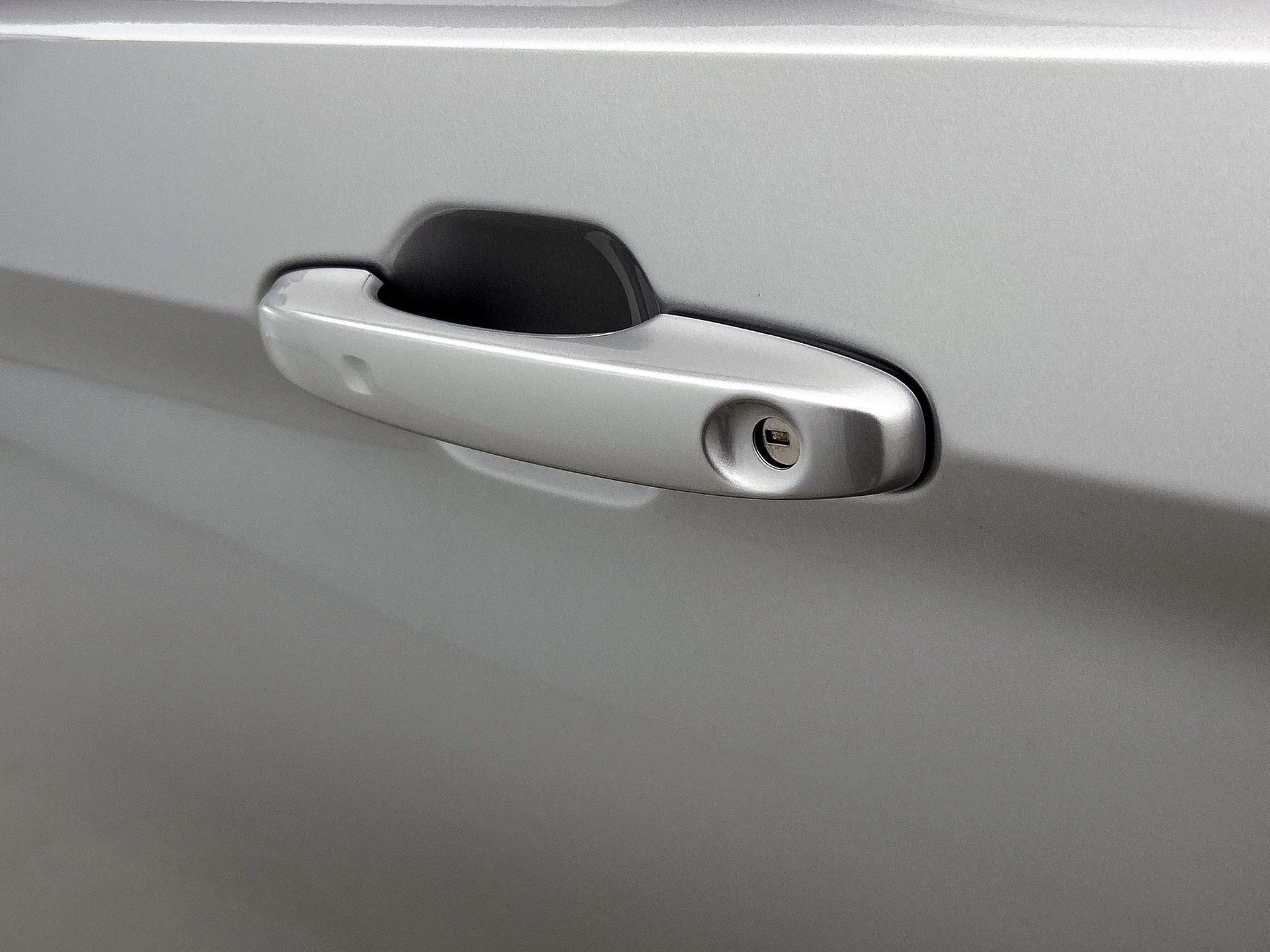 Volkswagen-Transporter-image-23